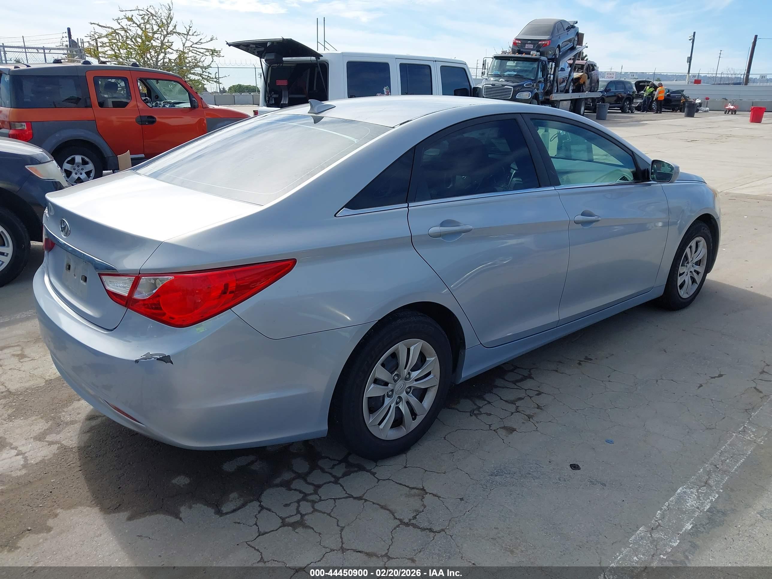HYUNDAI SONATA image 4
