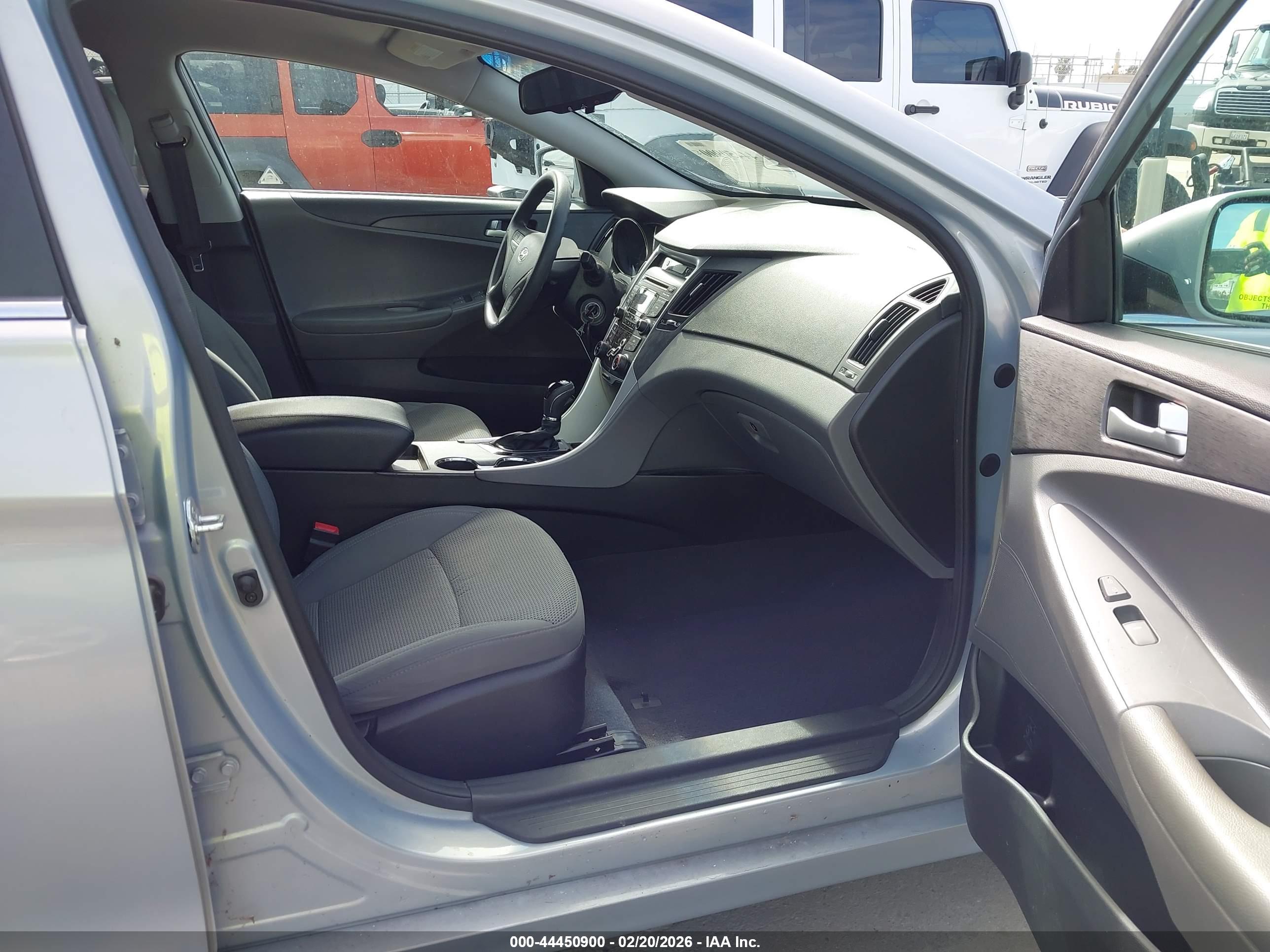 HYUNDAI SONATA image 5