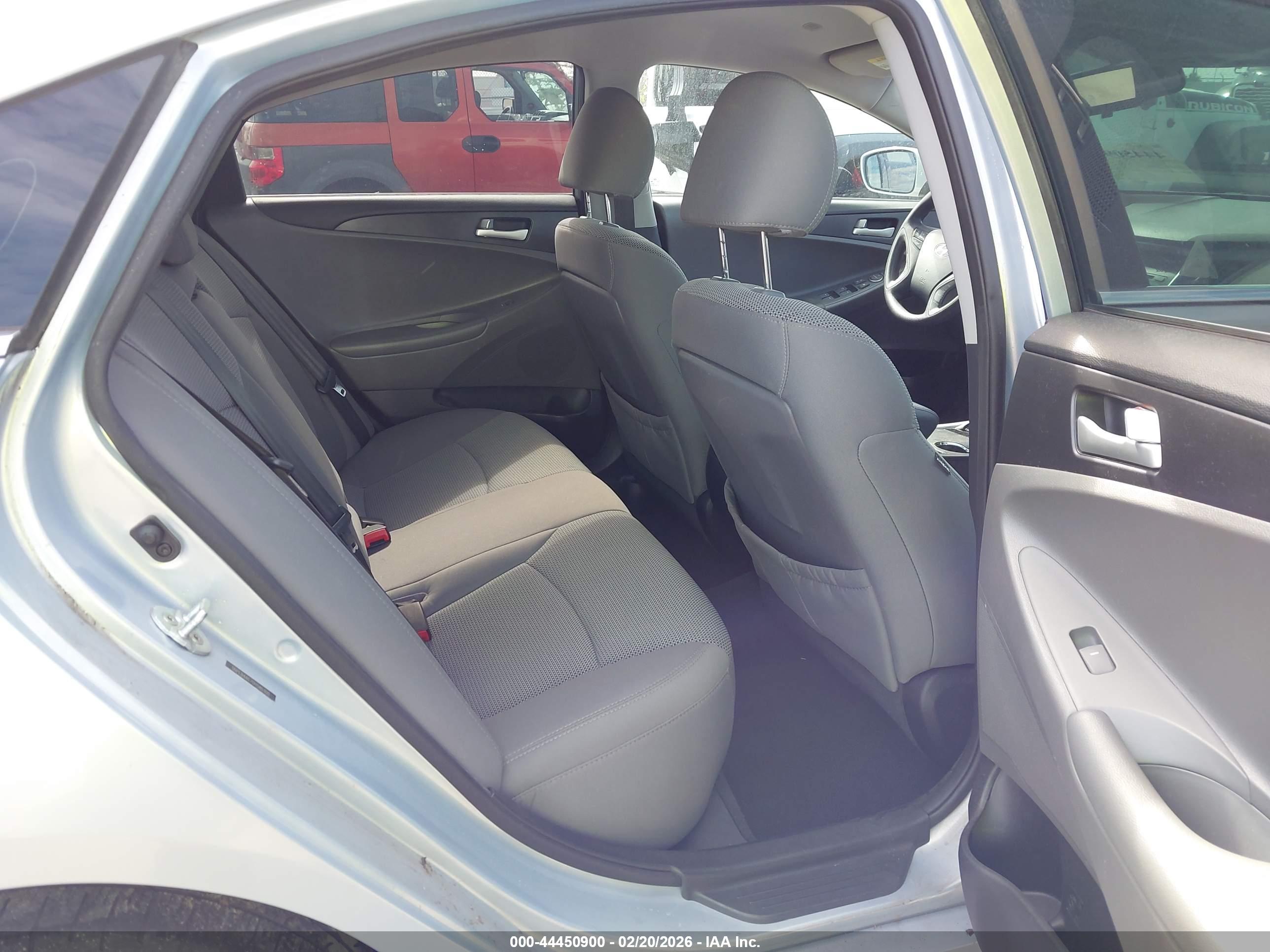 HYUNDAI SONATA image 8