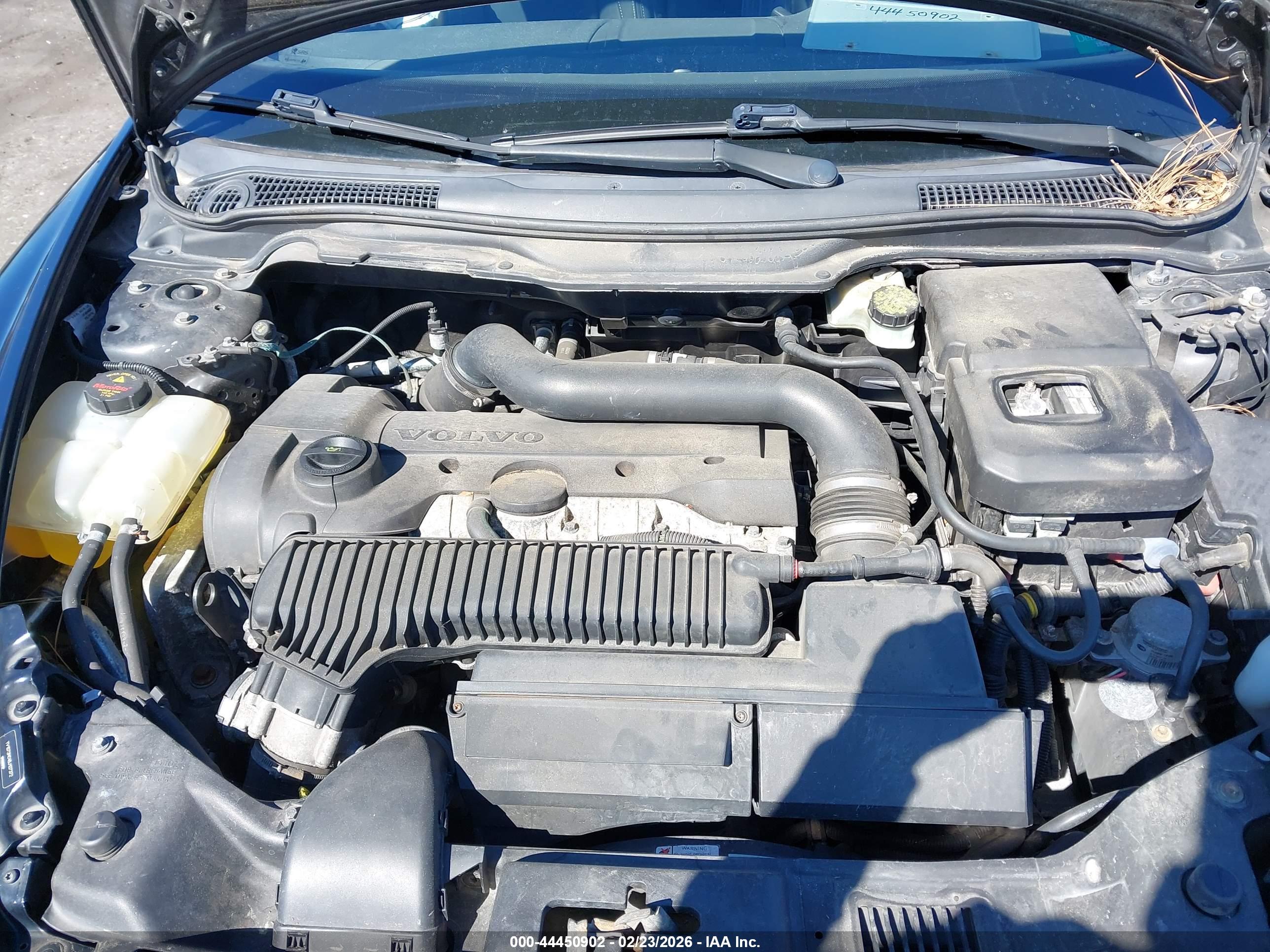VOLVO C70 image 10