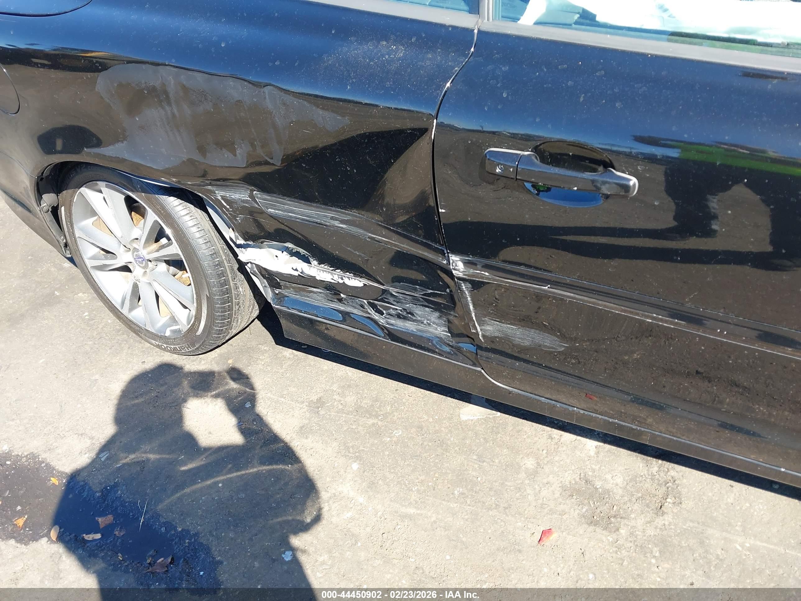 VOLVO C70 image 6