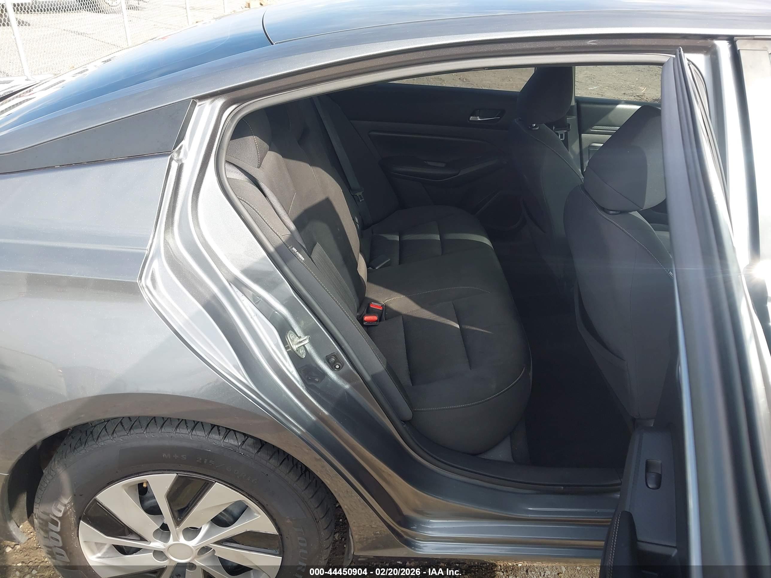 NISSAN ALTIMA image 8