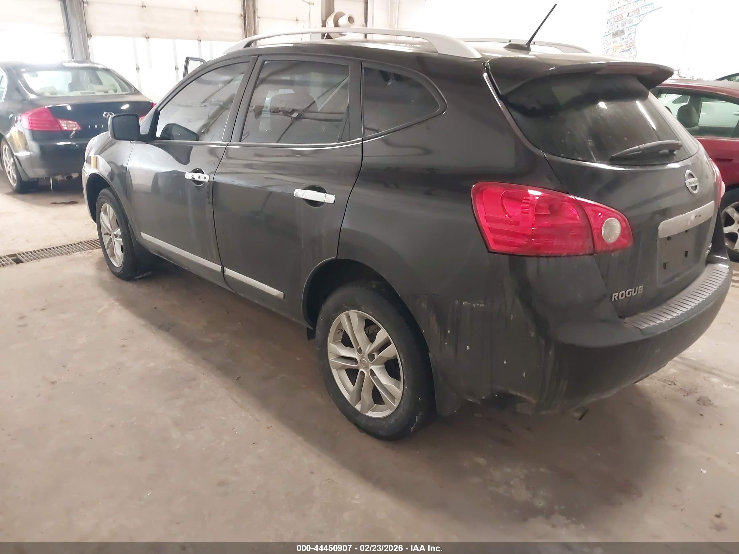 NISSAN ROGUE image 3