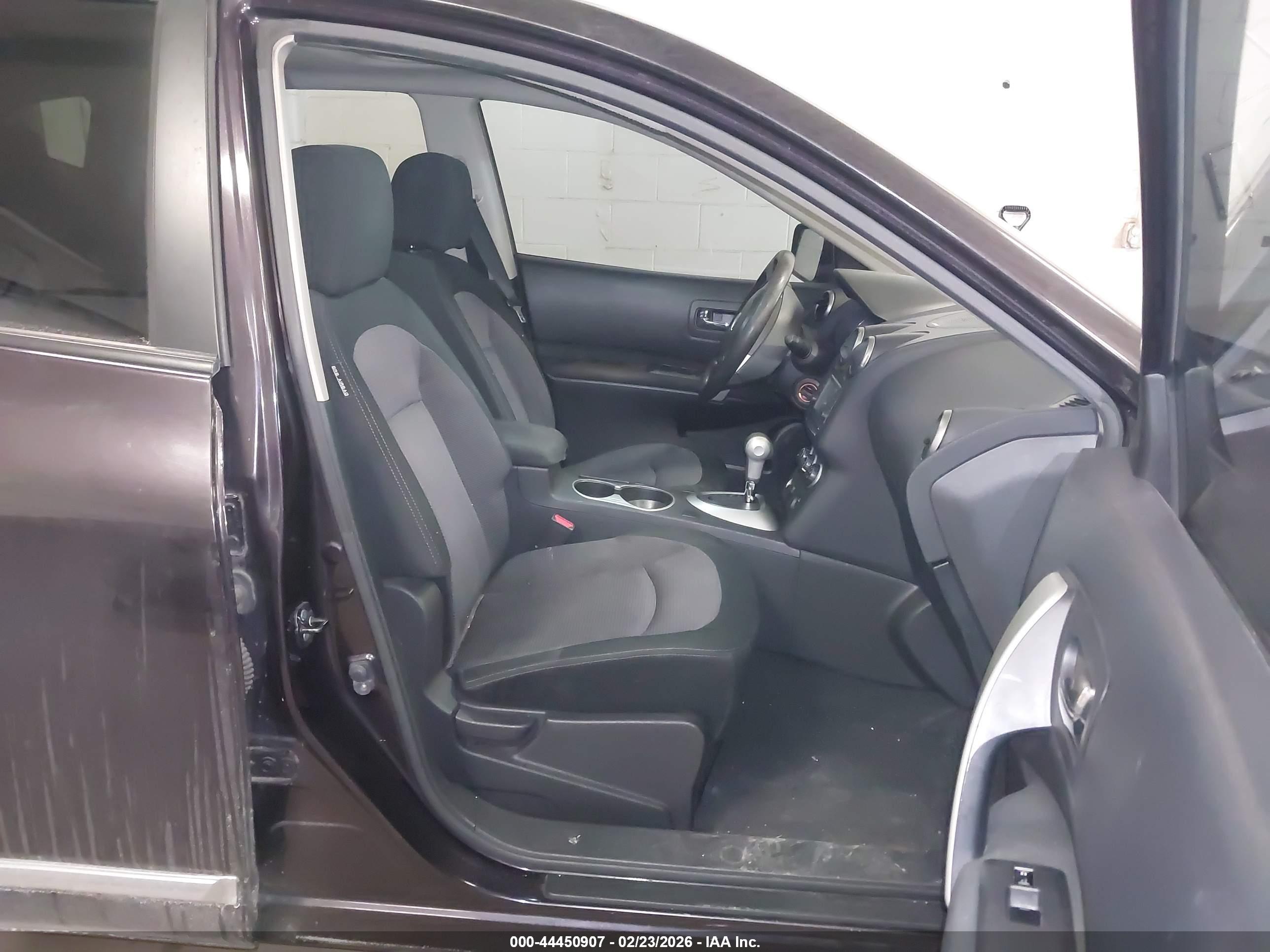NISSAN ROGUE image 5