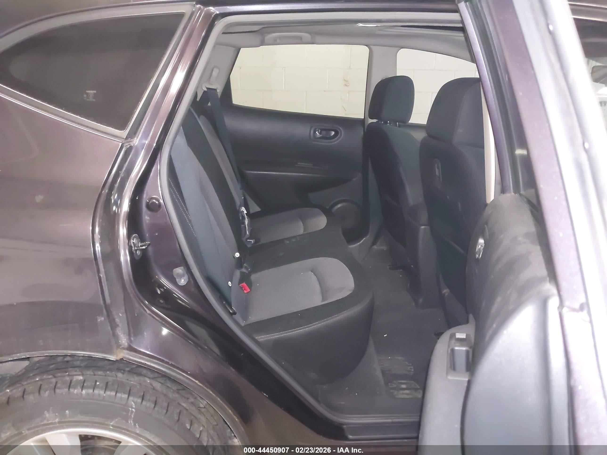 NISSAN ROGUE image 8