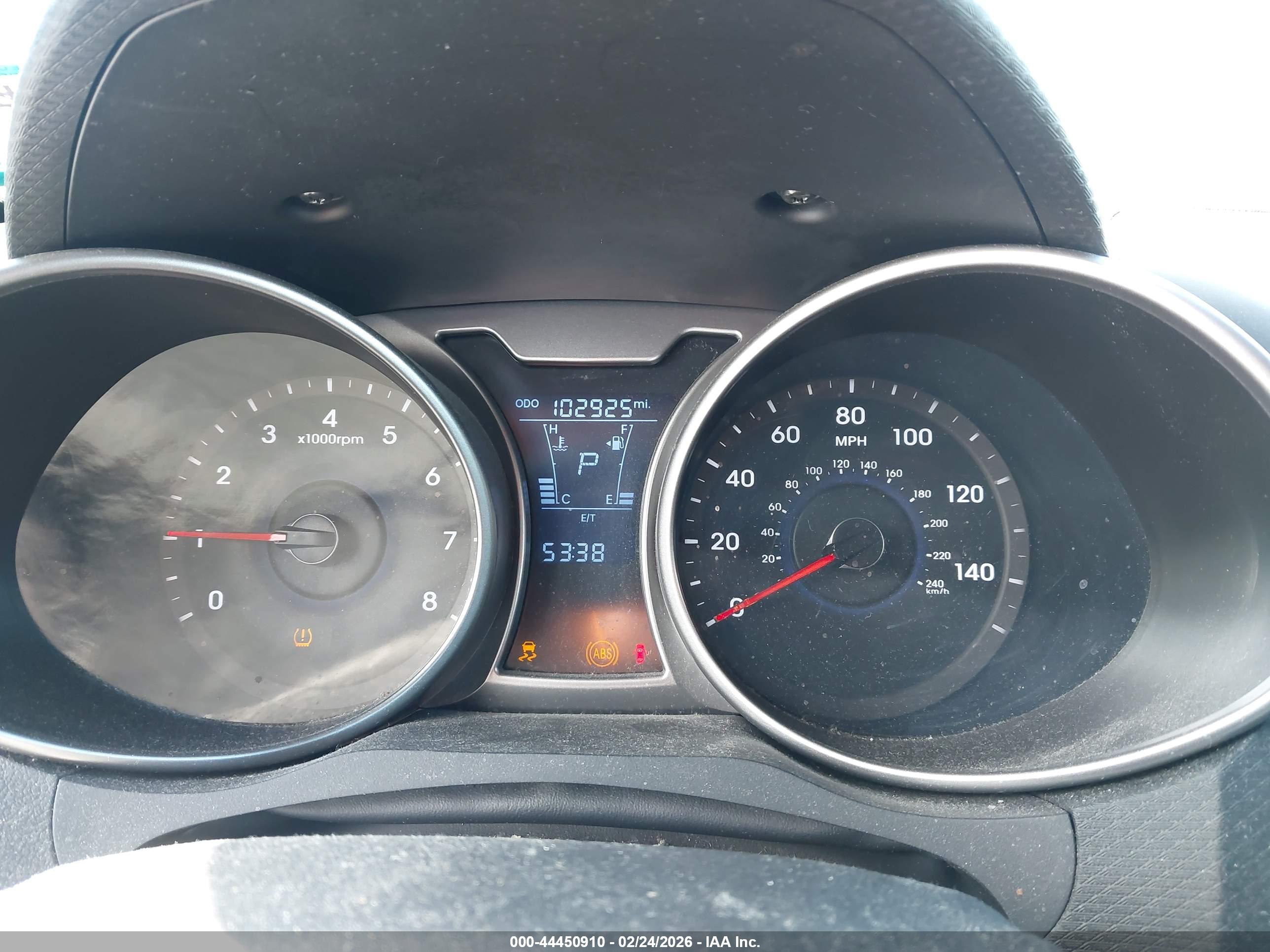 HYUNDAI VELOSTER image 7