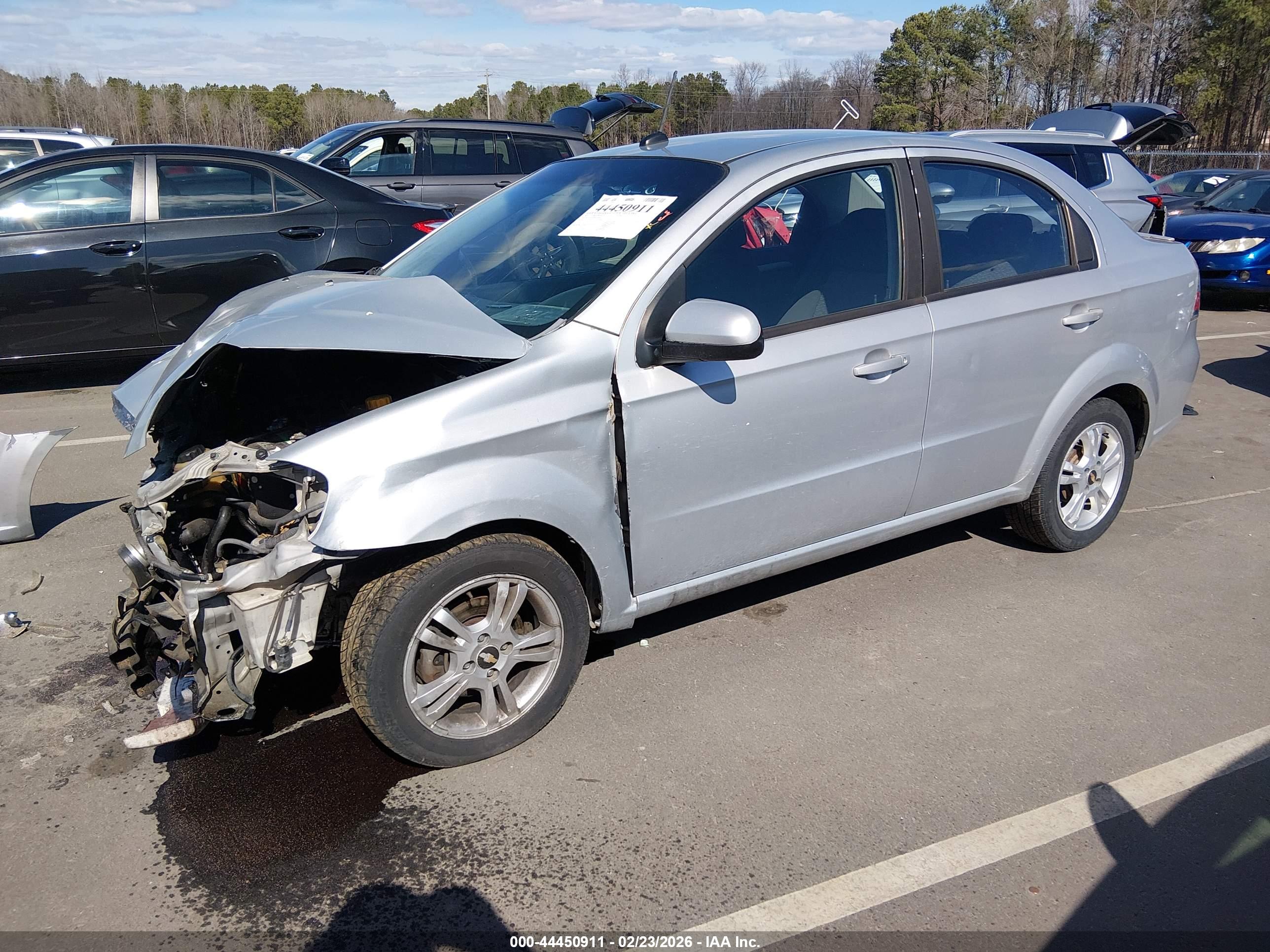 CHEVROLET AVEO image 2
