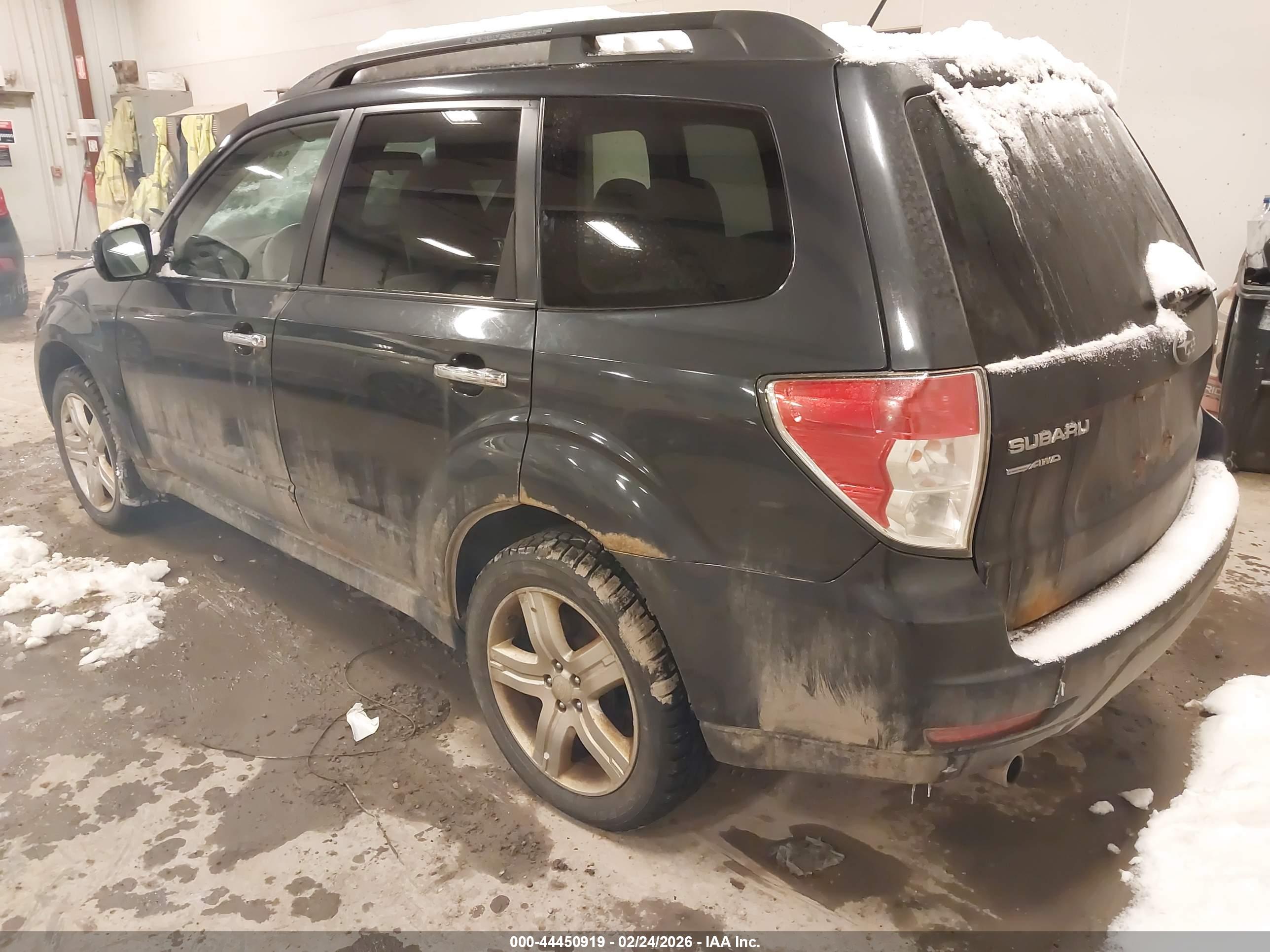 SUBARU FORESTER image 3