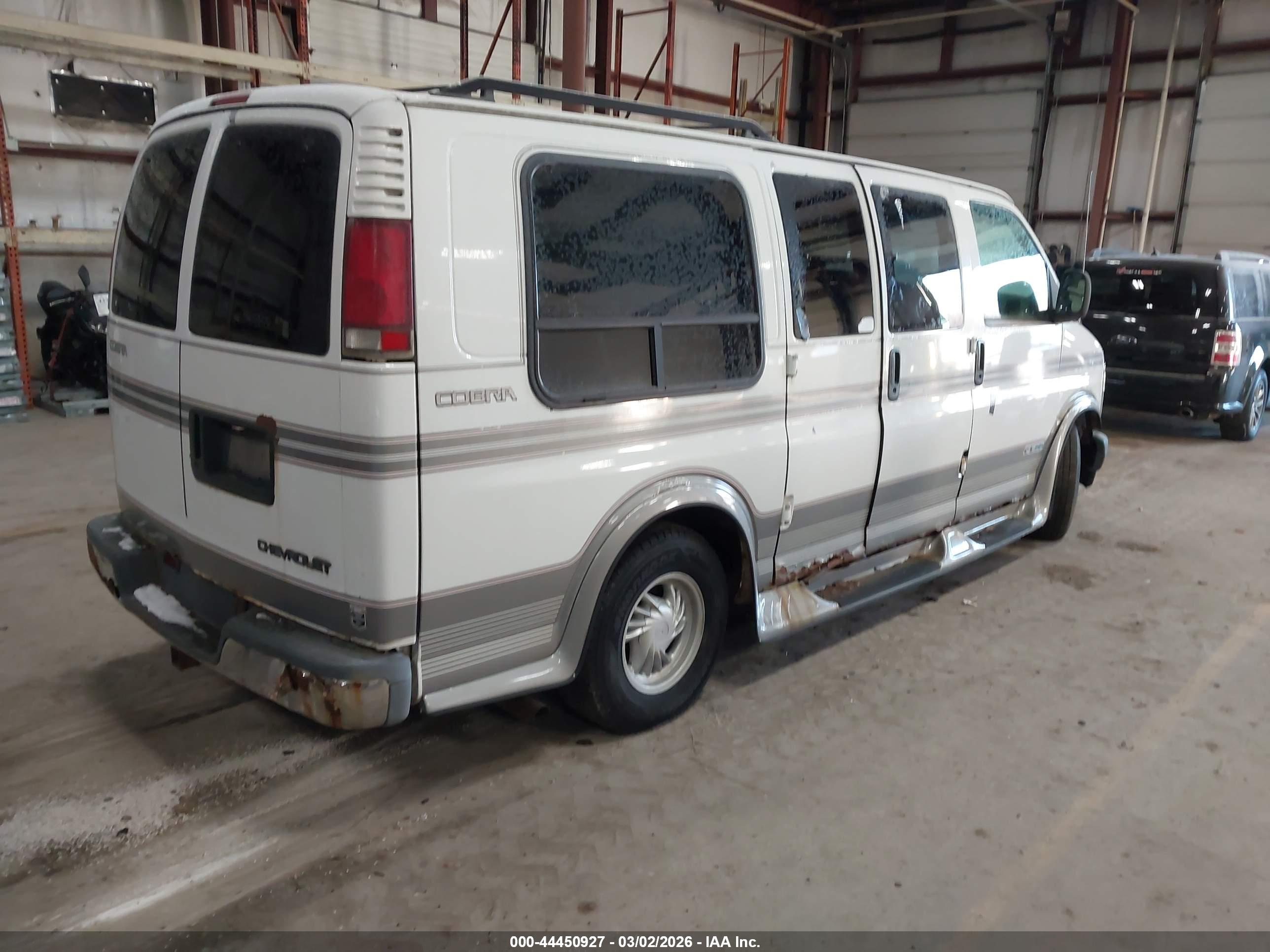 CHEVROLET G10 image 4