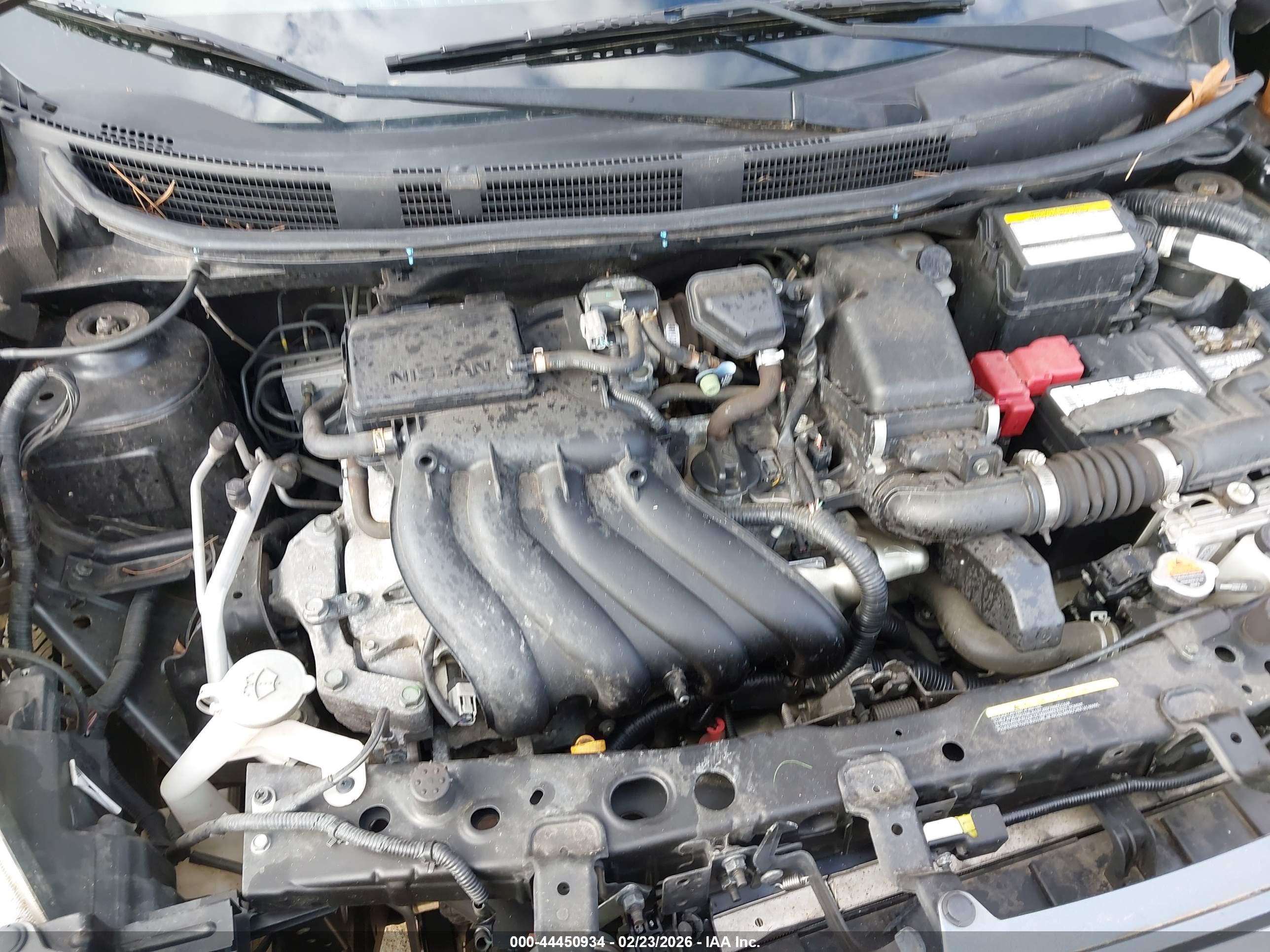 NISSAN VERSA image 10