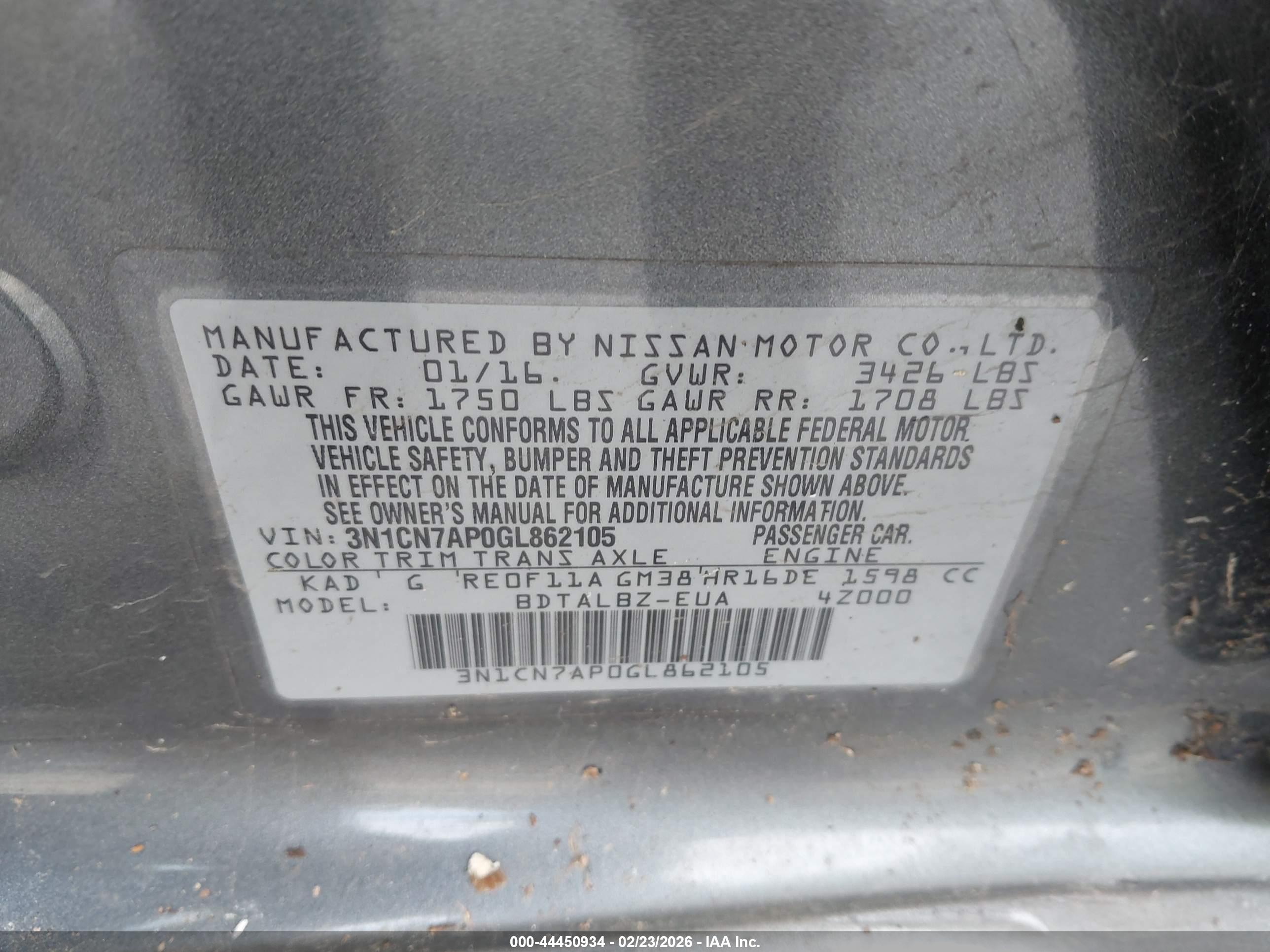 NISSAN VERSA image 9