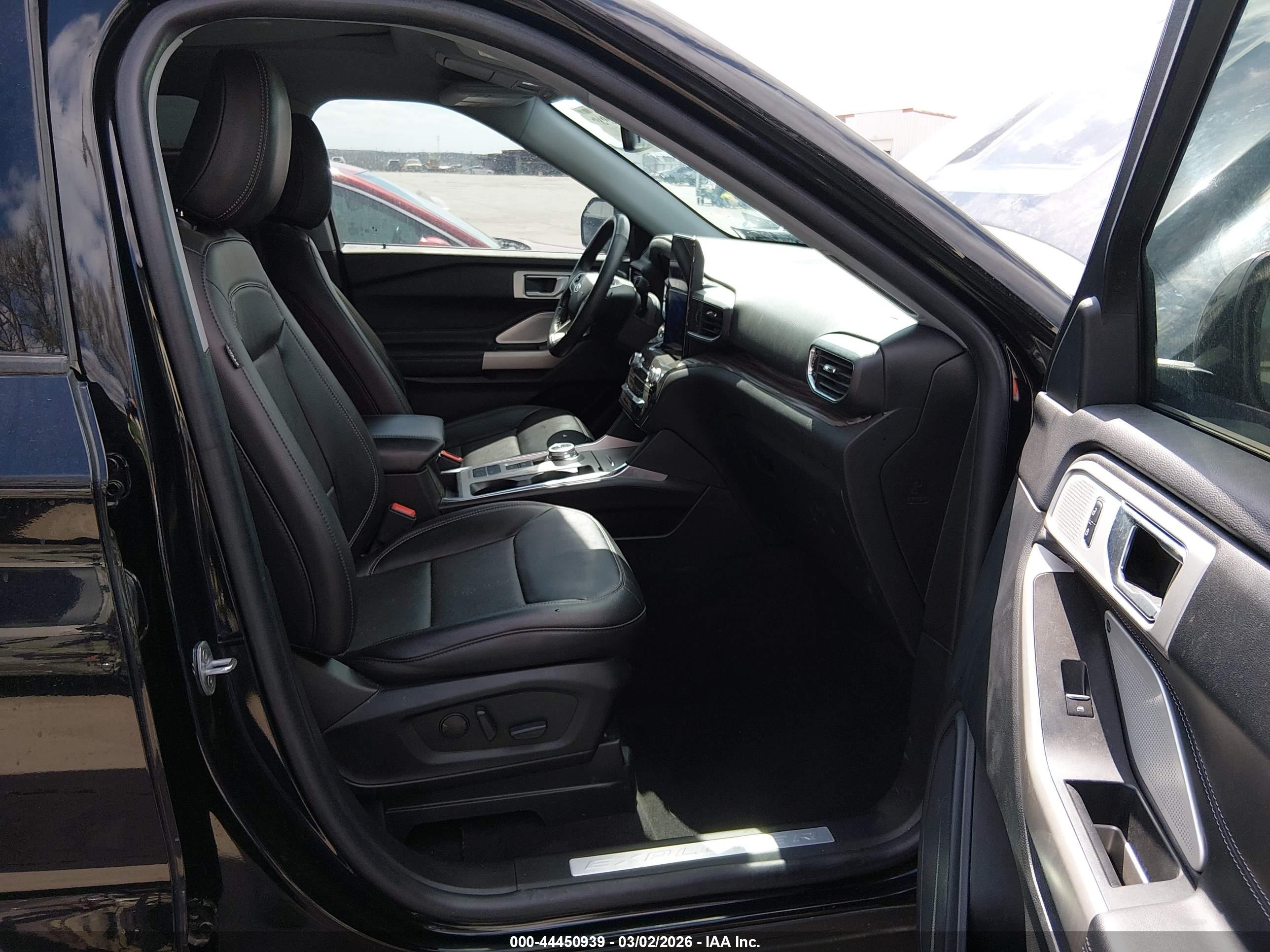 FORD EXPLORER image 5