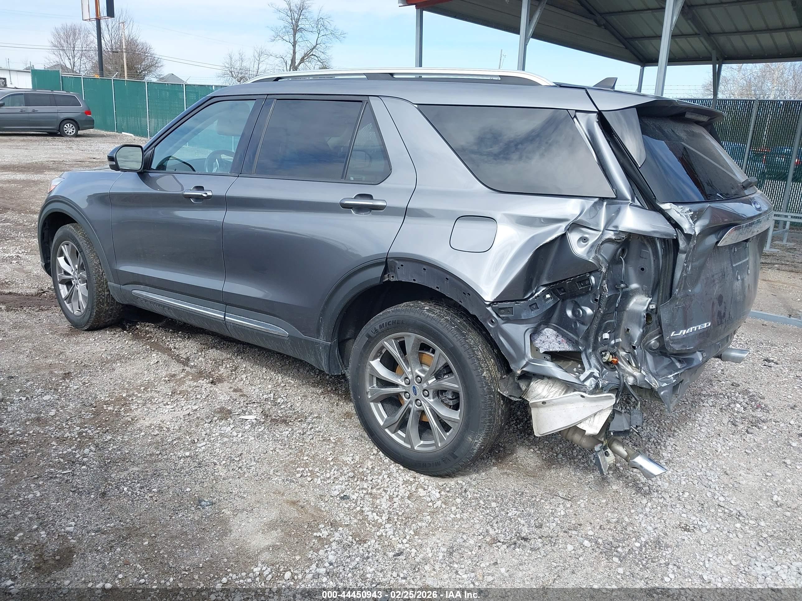 FORD EXPLORER image 3
