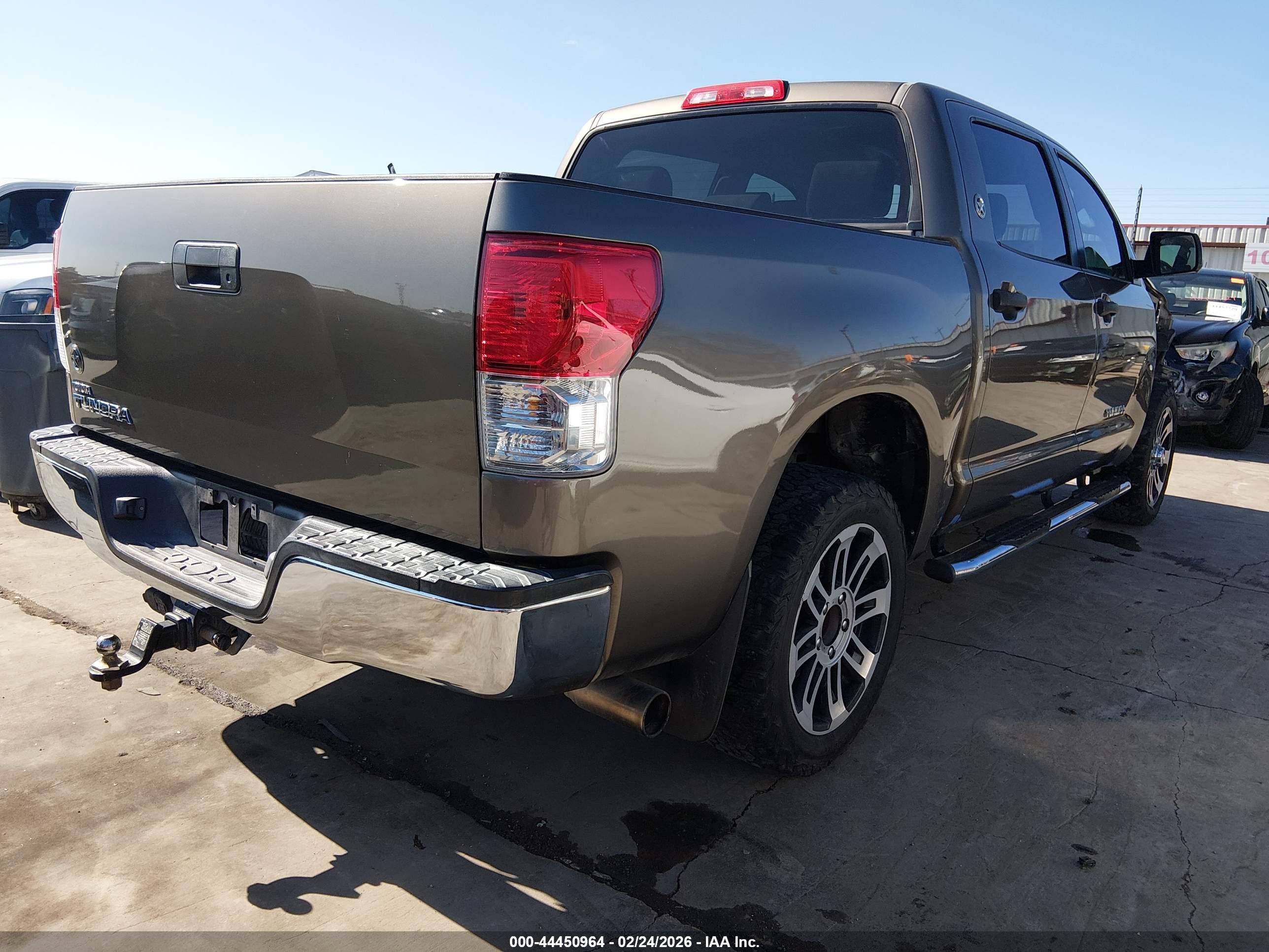 TOYOTA TUNDRA image 4