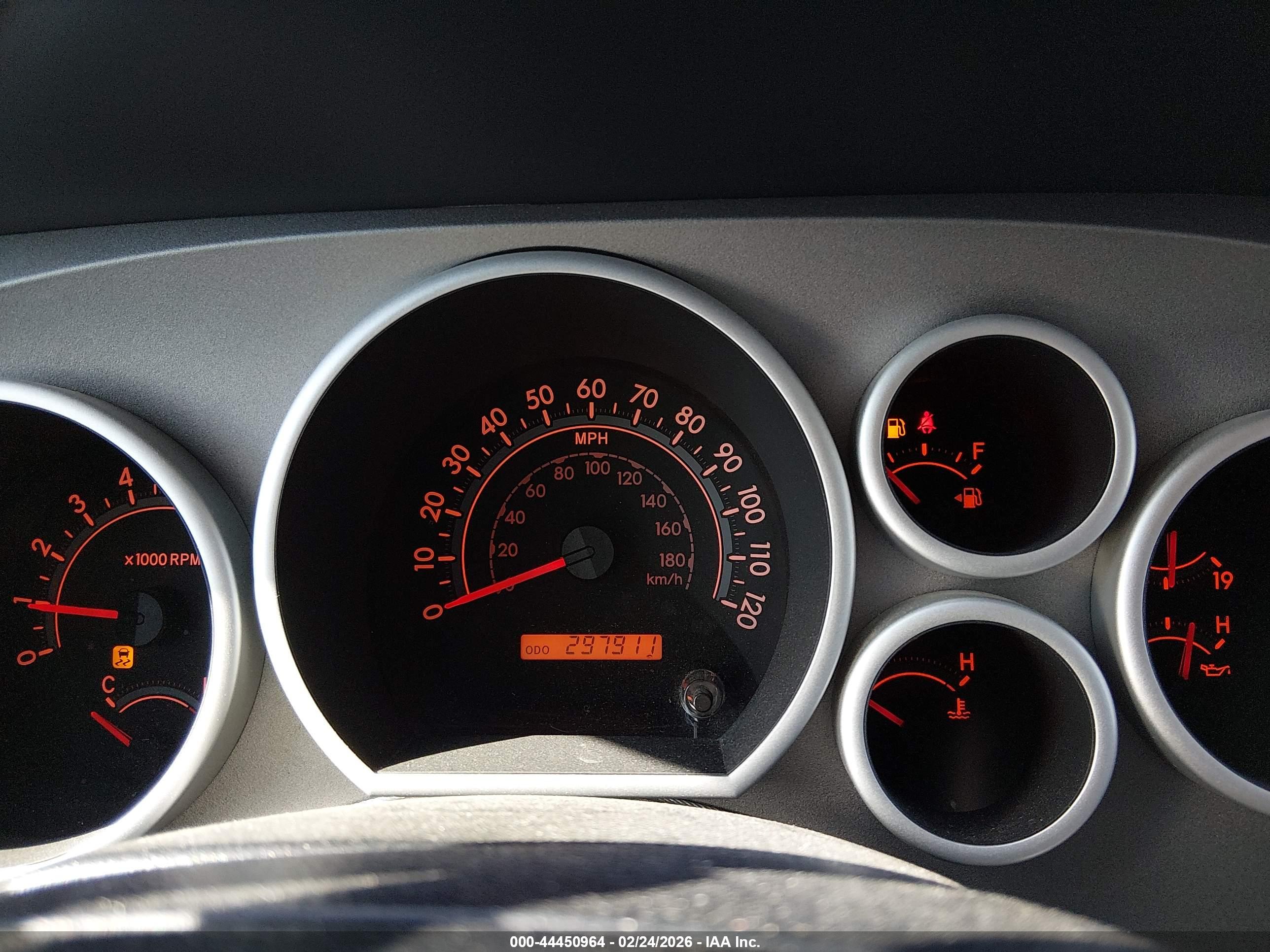 TOYOTA TUNDRA image 7