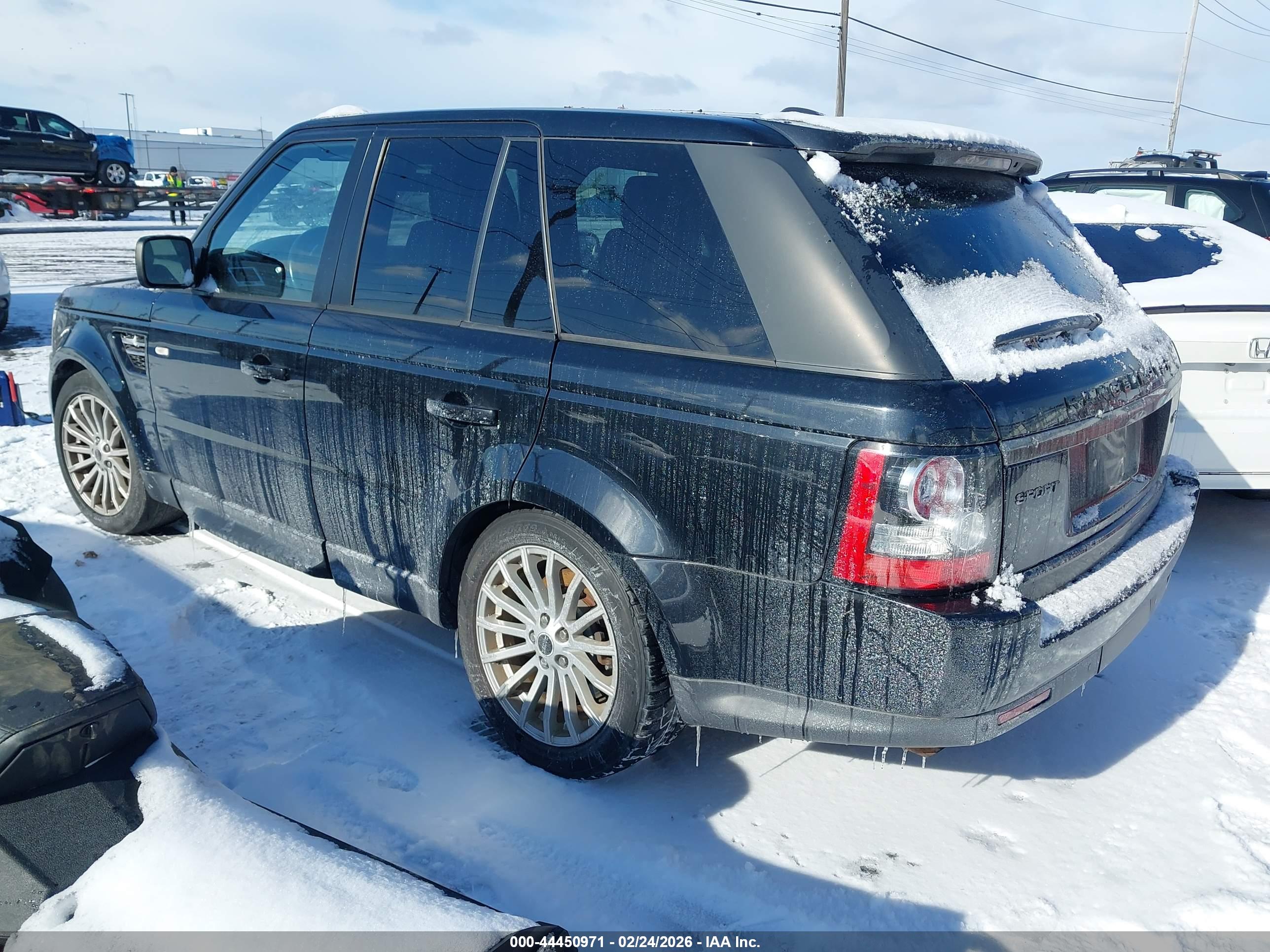 LAND ROVER image 3
