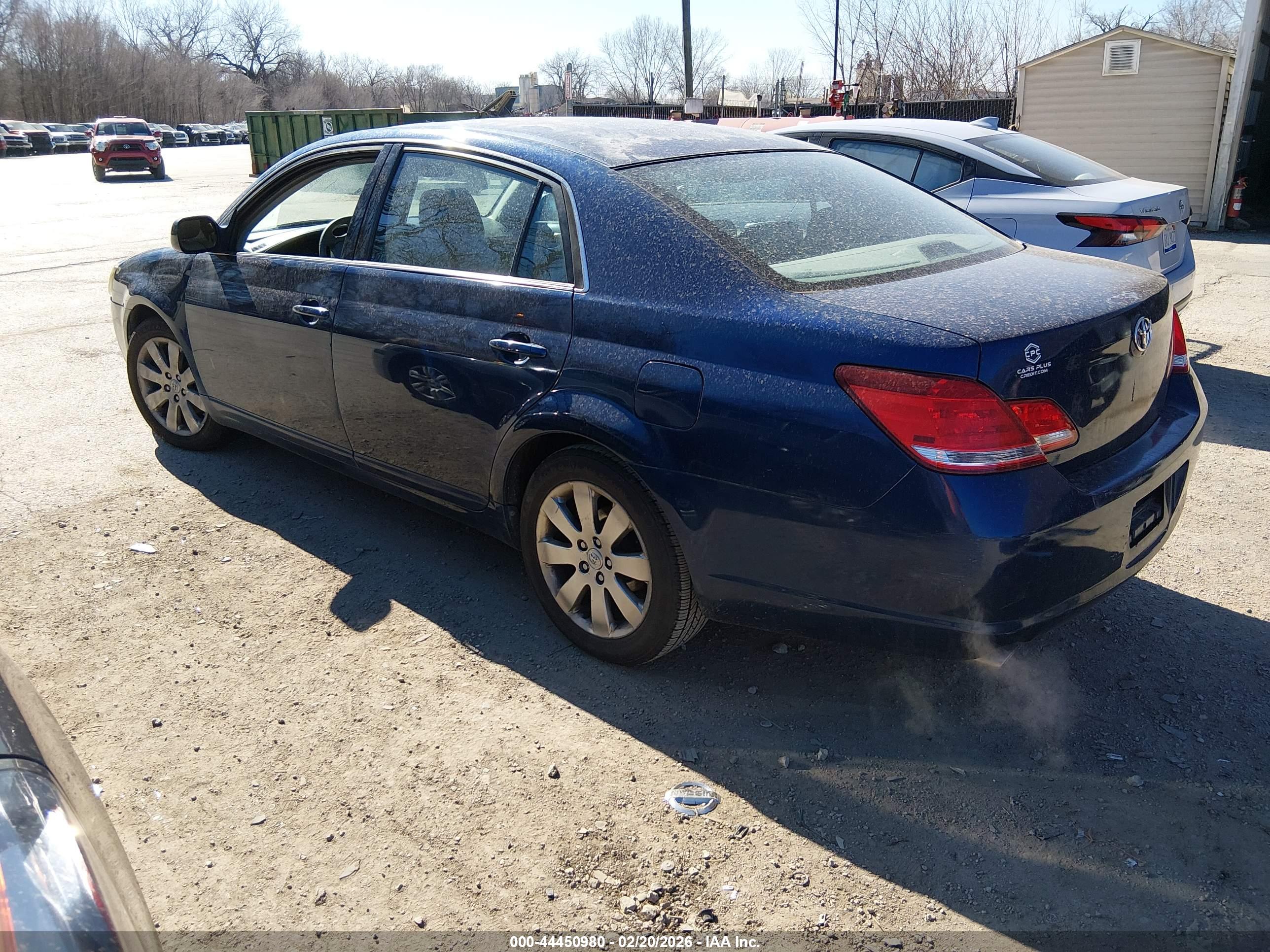TOYOTA AVALON image 3