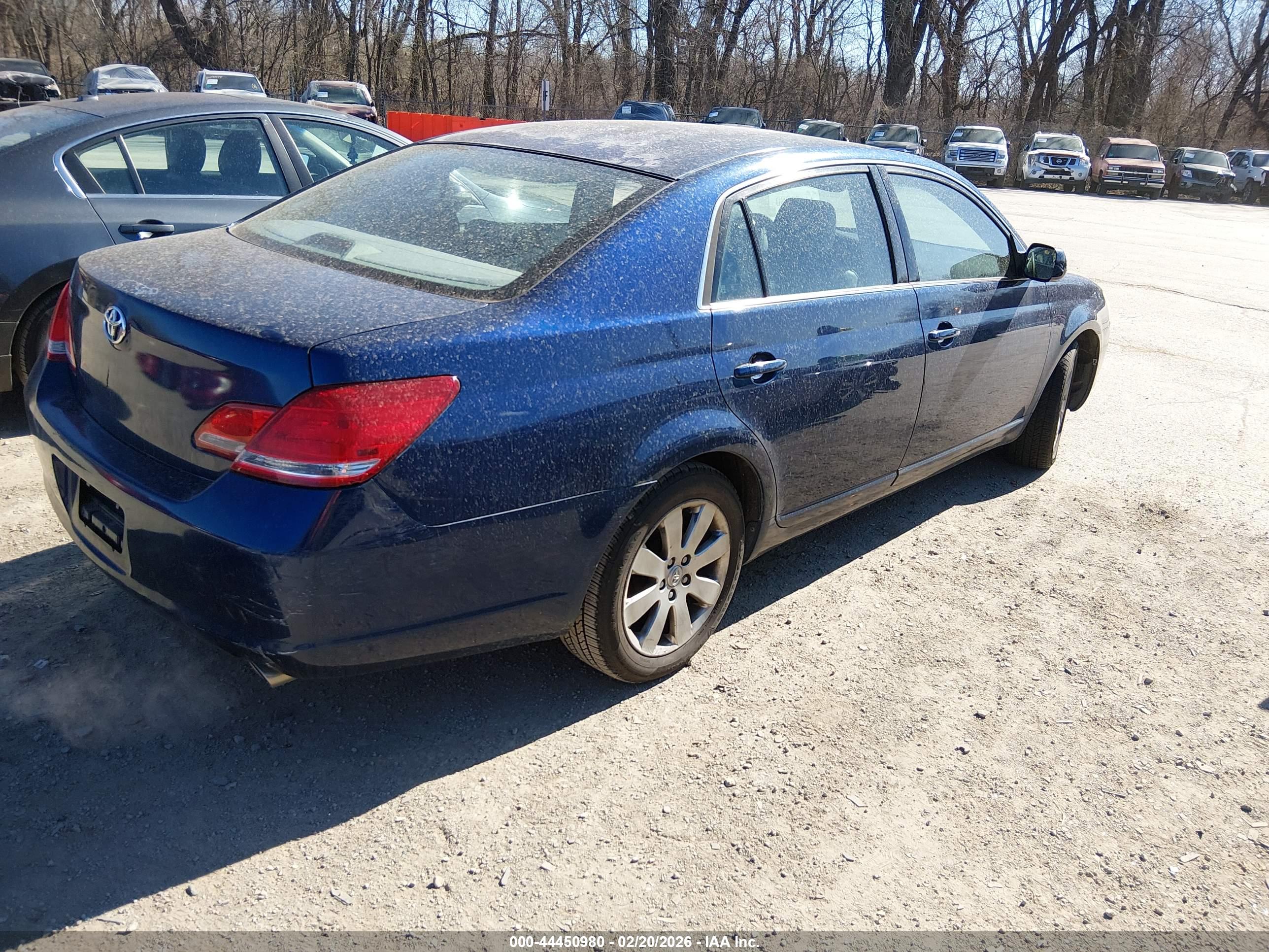TOYOTA AVALON image 4