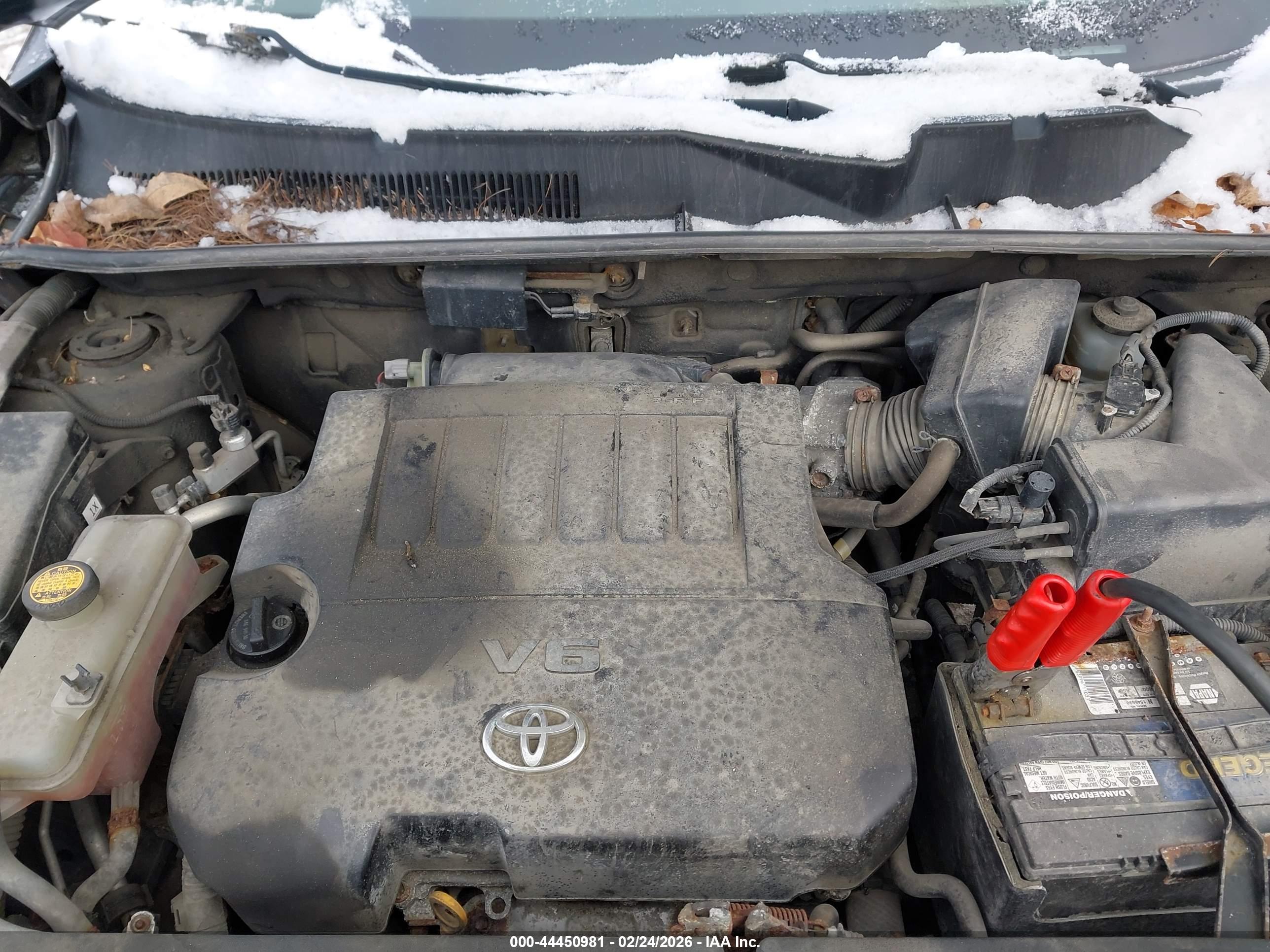 TOYOTA RAV4 image 10