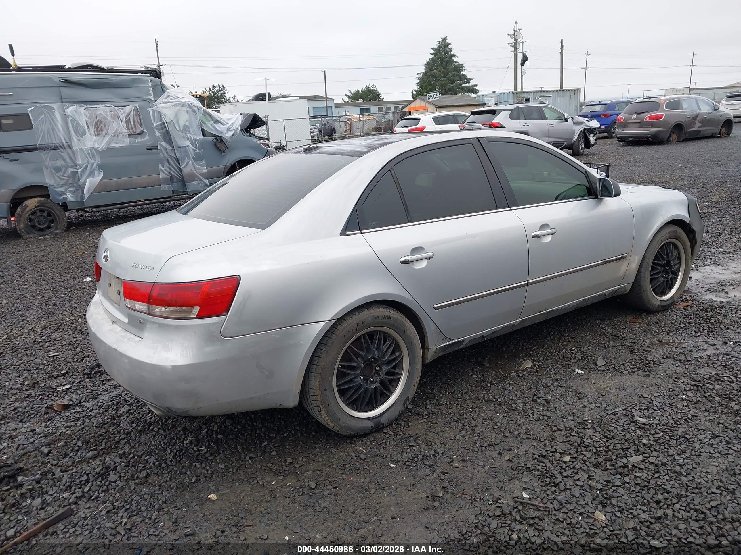 HYUNDAI SONATA image 4