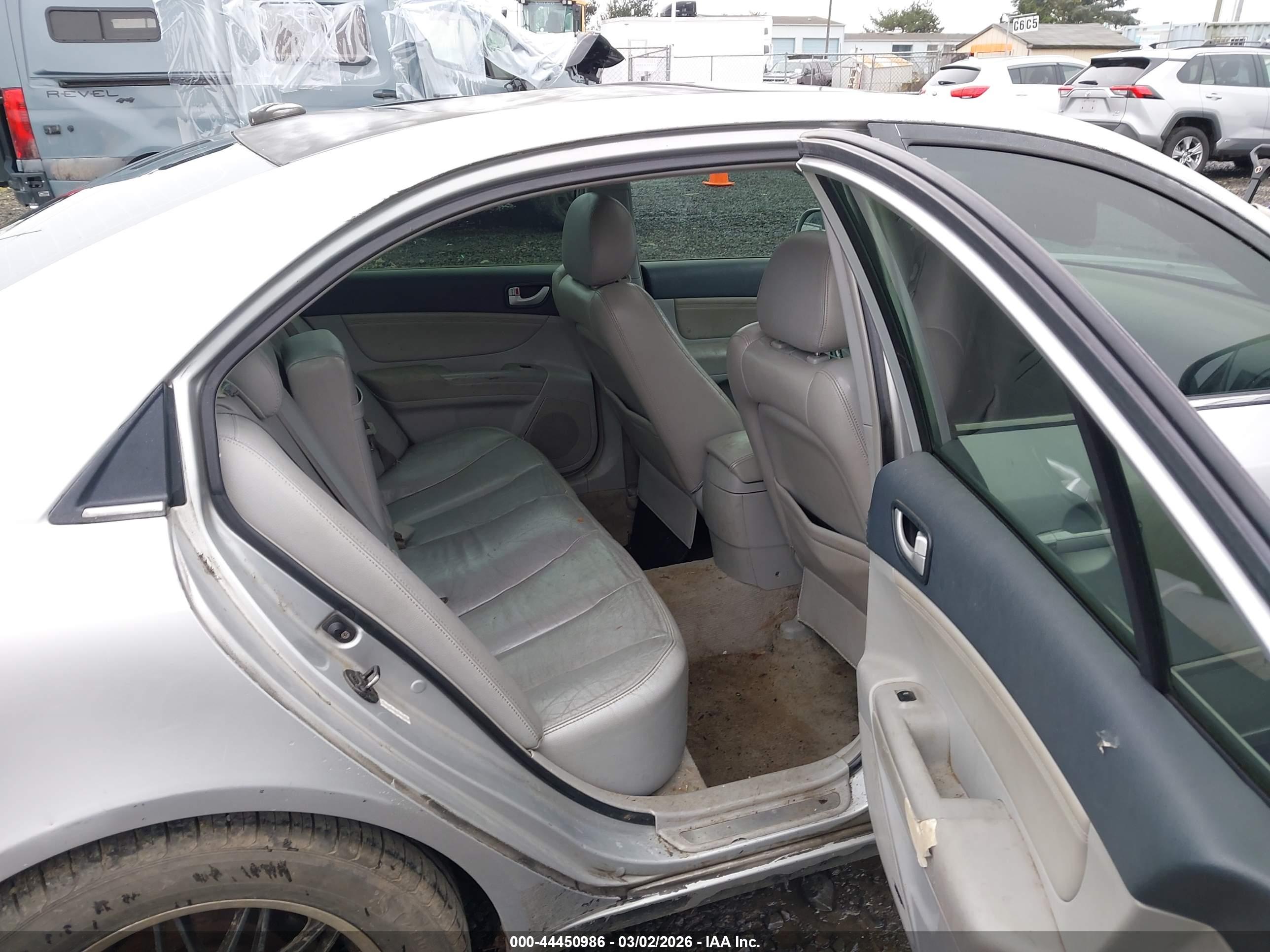 HYUNDAI SONATA image 8