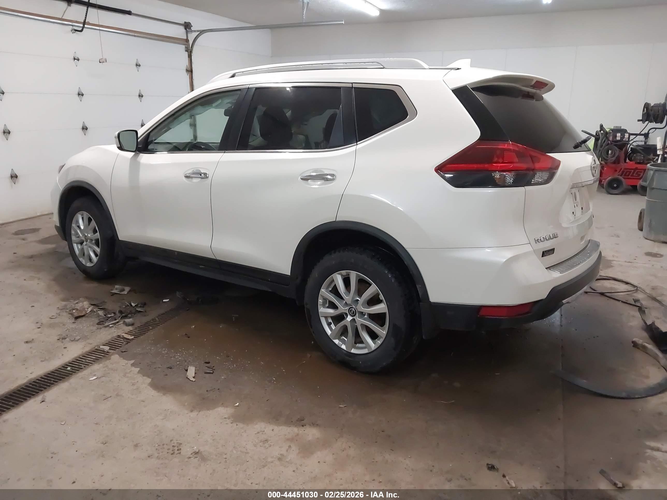NISSAN ROGUE image 3