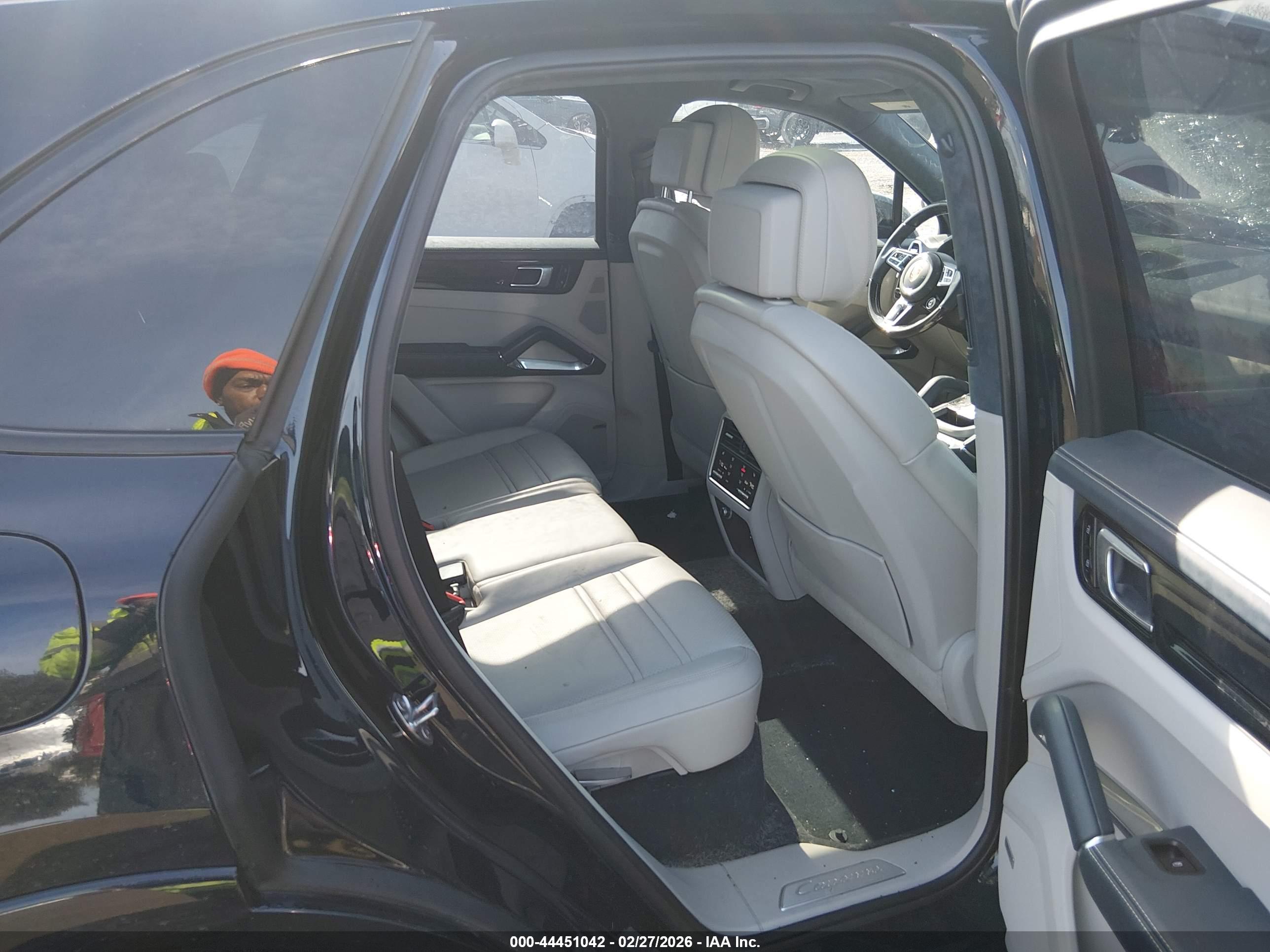 PORSCHE CAYENNE image 8