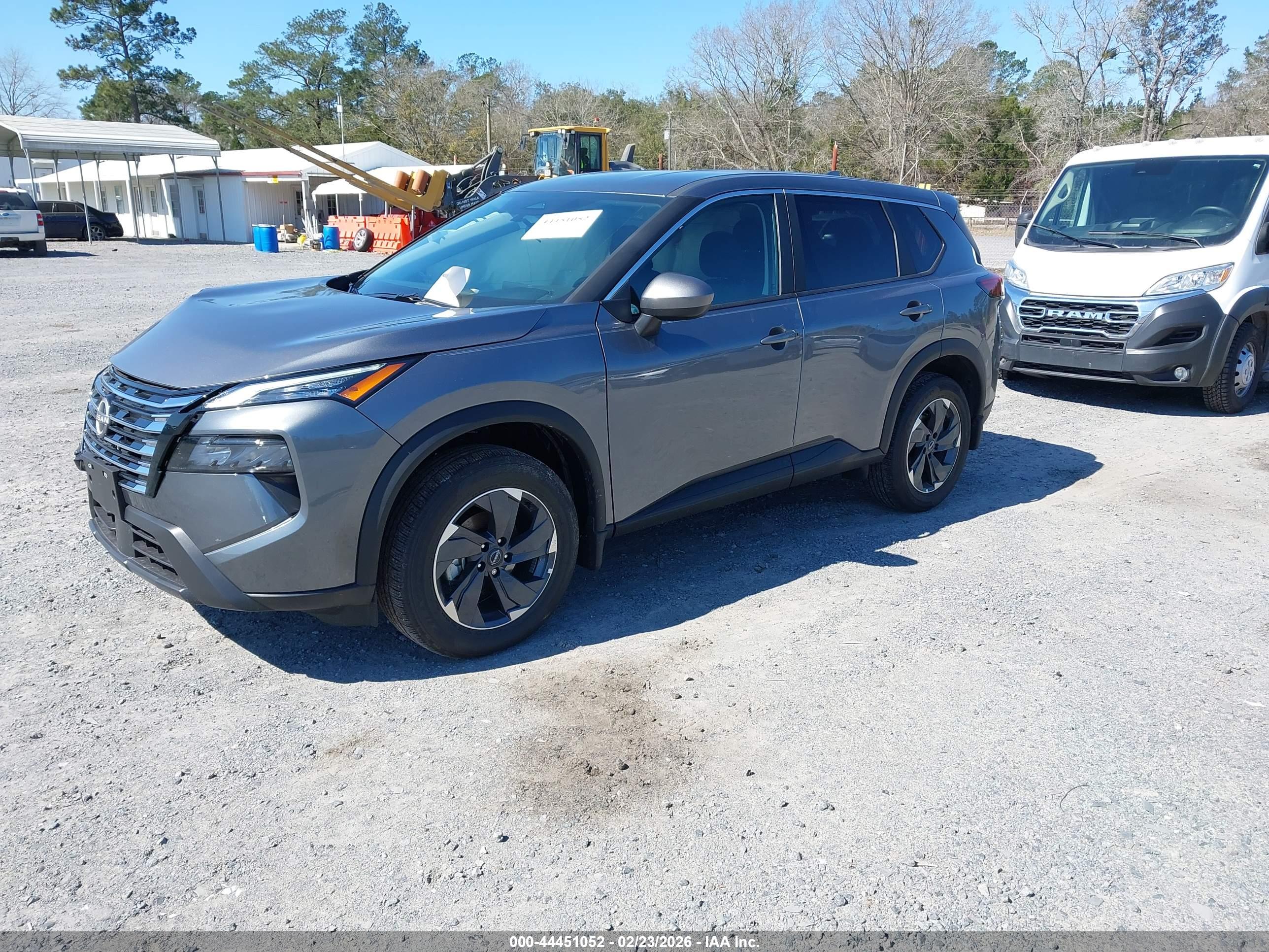 NISSAN ROGUE image 2