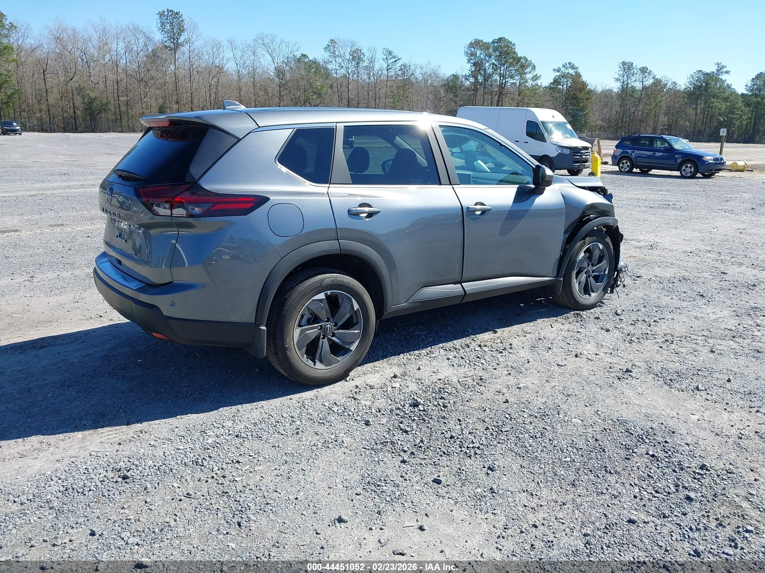 NISSAN ROGUE image 4