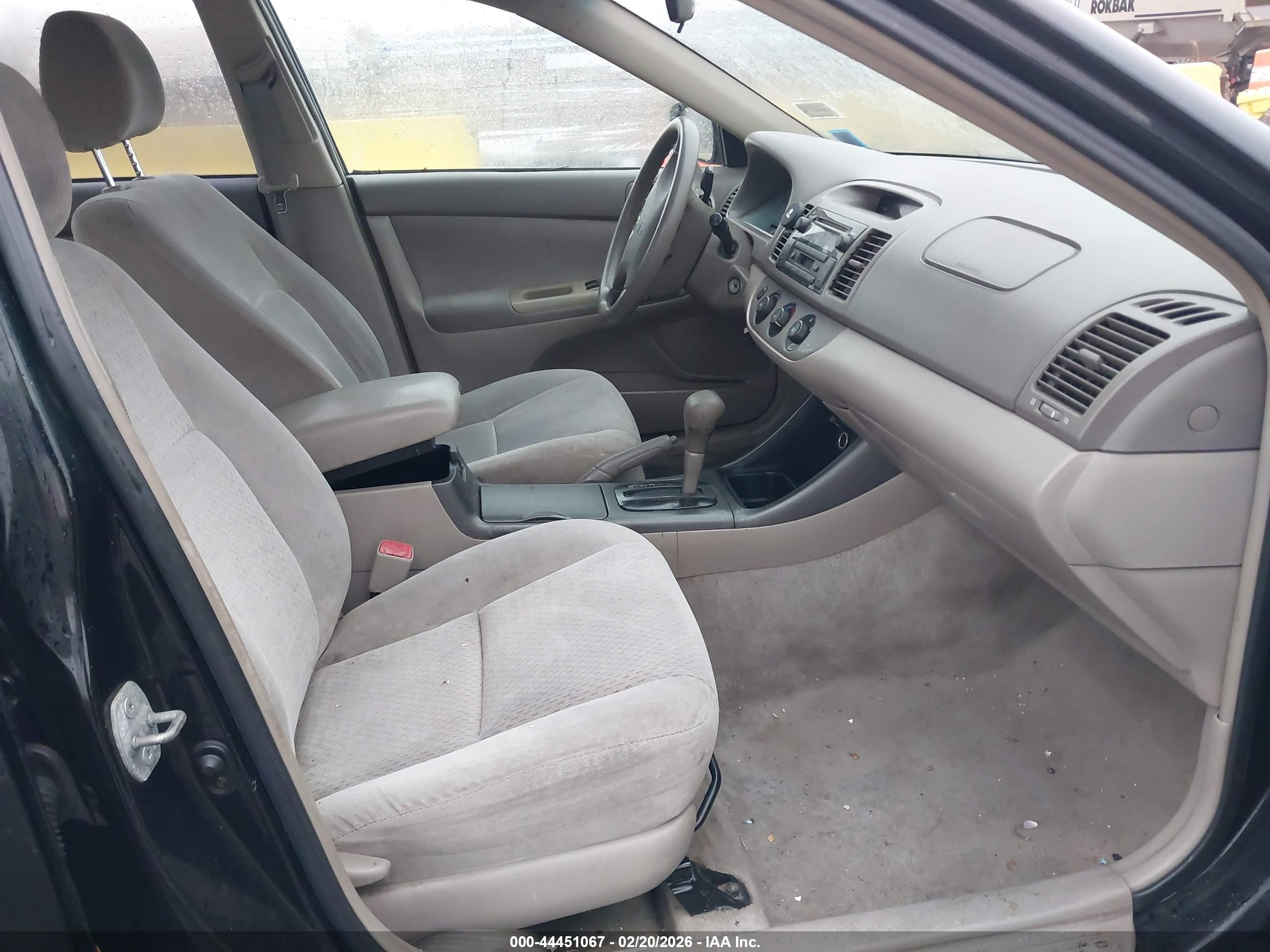 TOYOTA CAMRY image 5