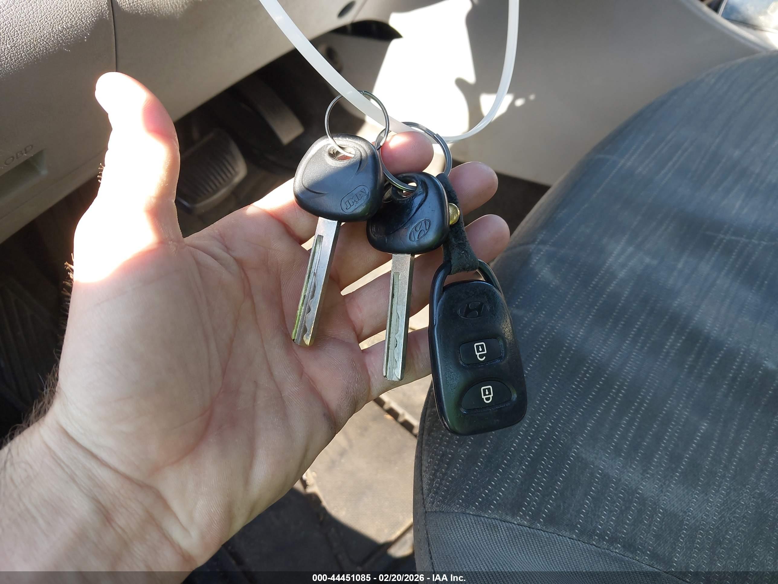 HYUNDAI ACCENT image 11
