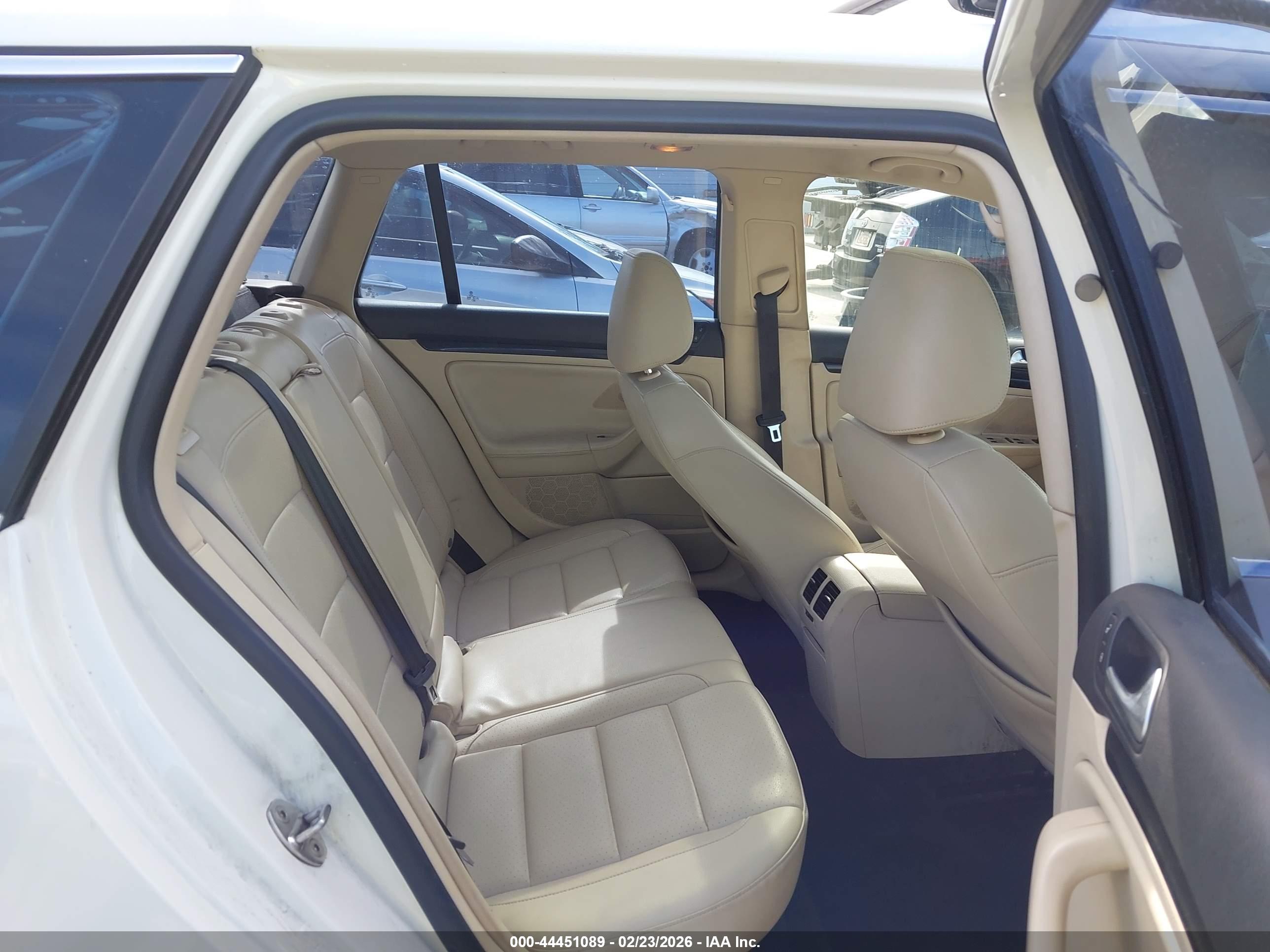 VOLKSWAGEN JETTA image 8