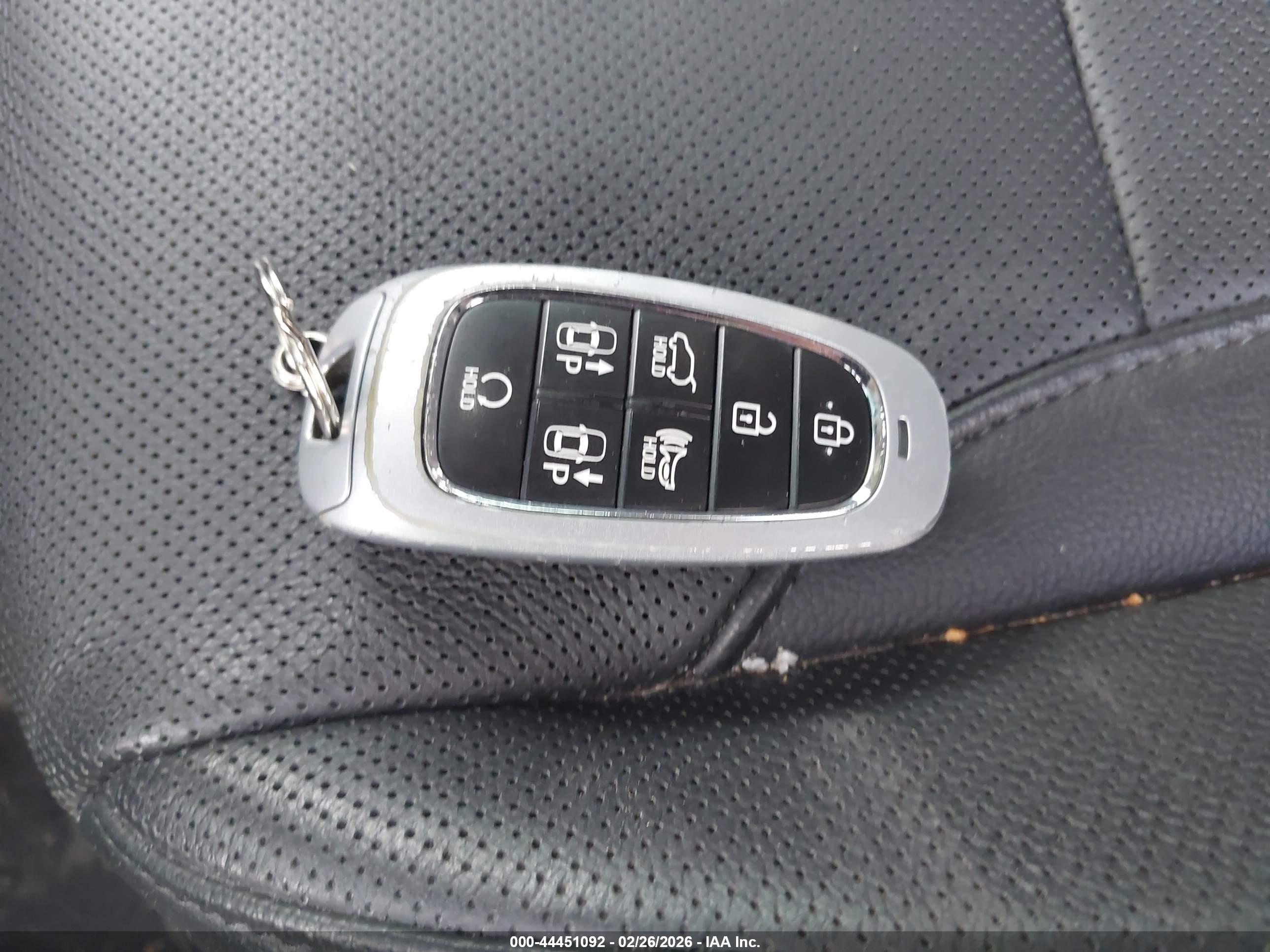 HYUNDAI TUCSON image 11