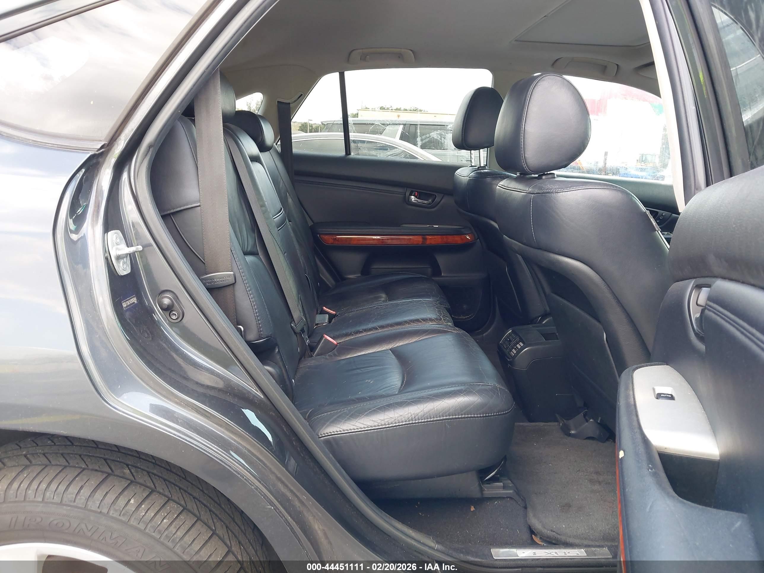LEXUS RX image 8