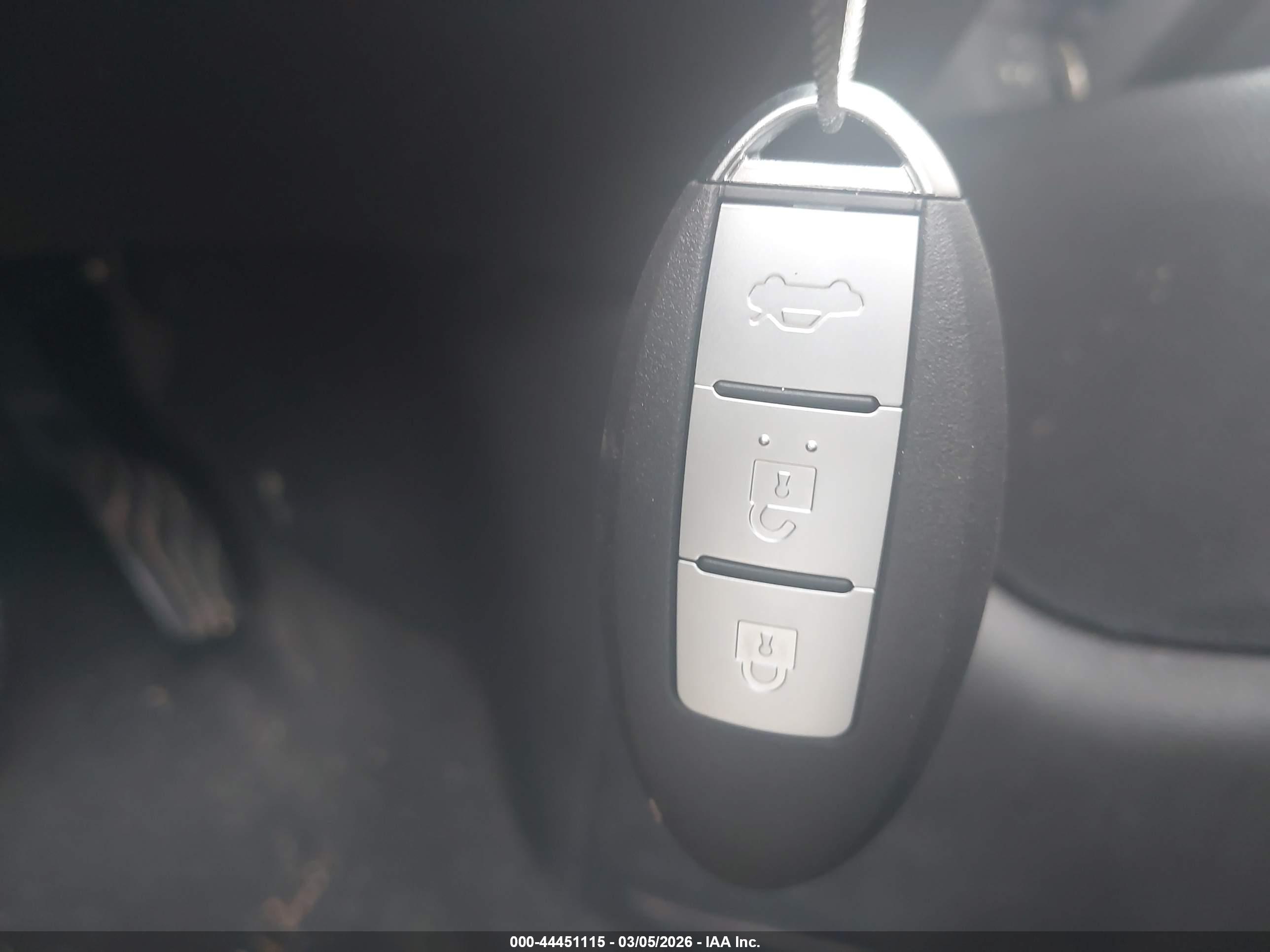 NISSAN ROGUE image 11
