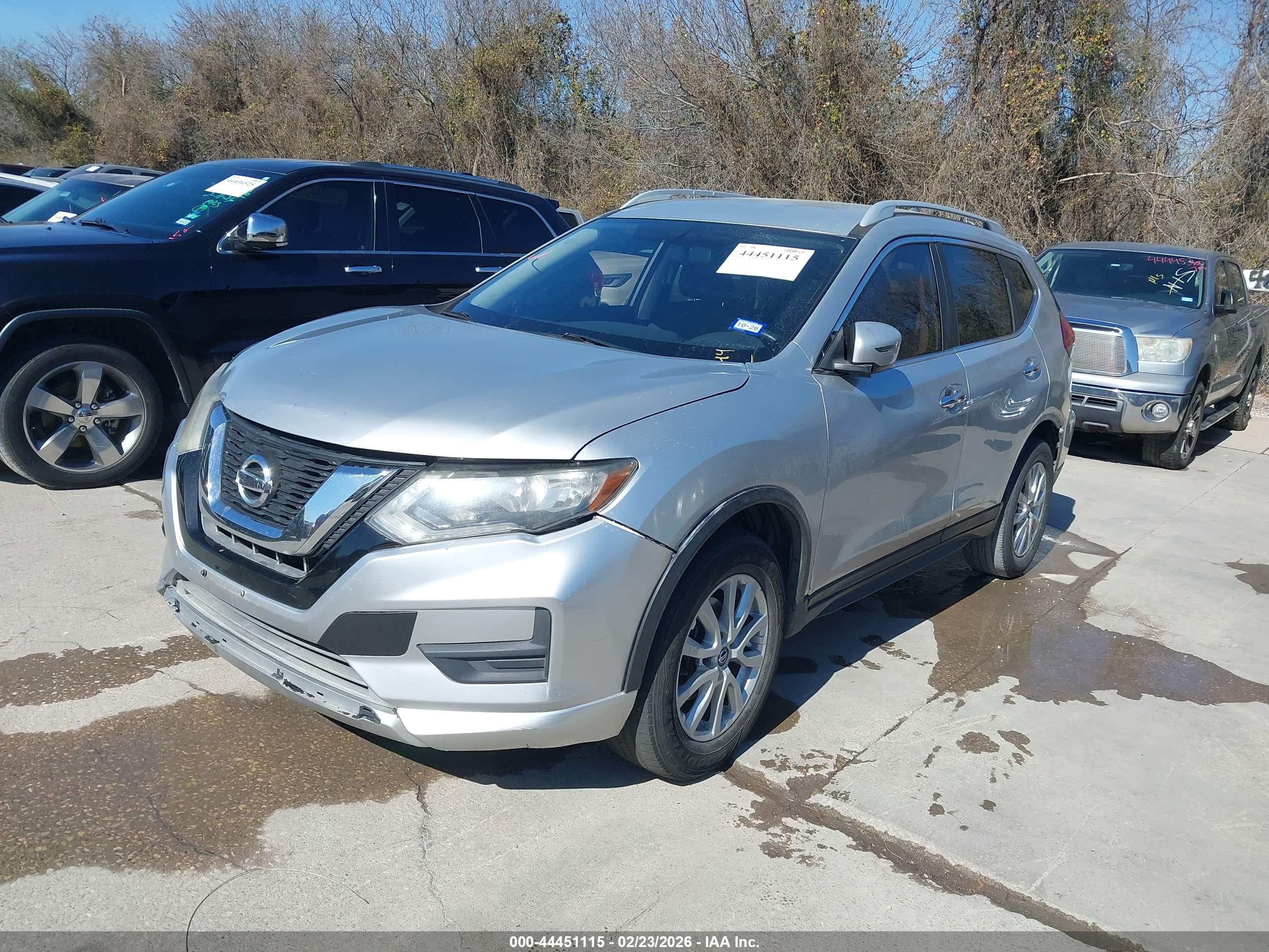 NISSAN ROGUE image 2