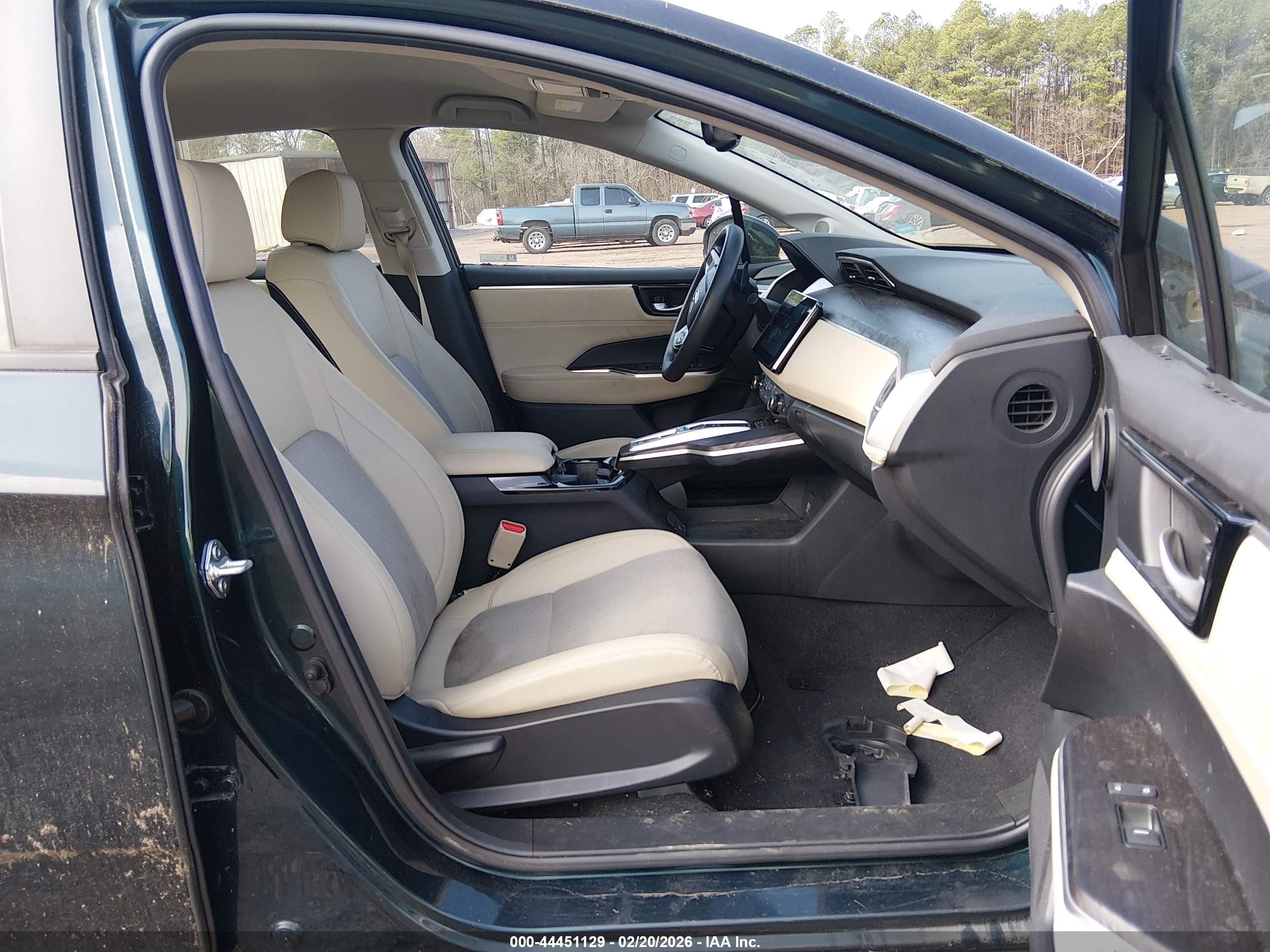 HONDA CLARITY image 5