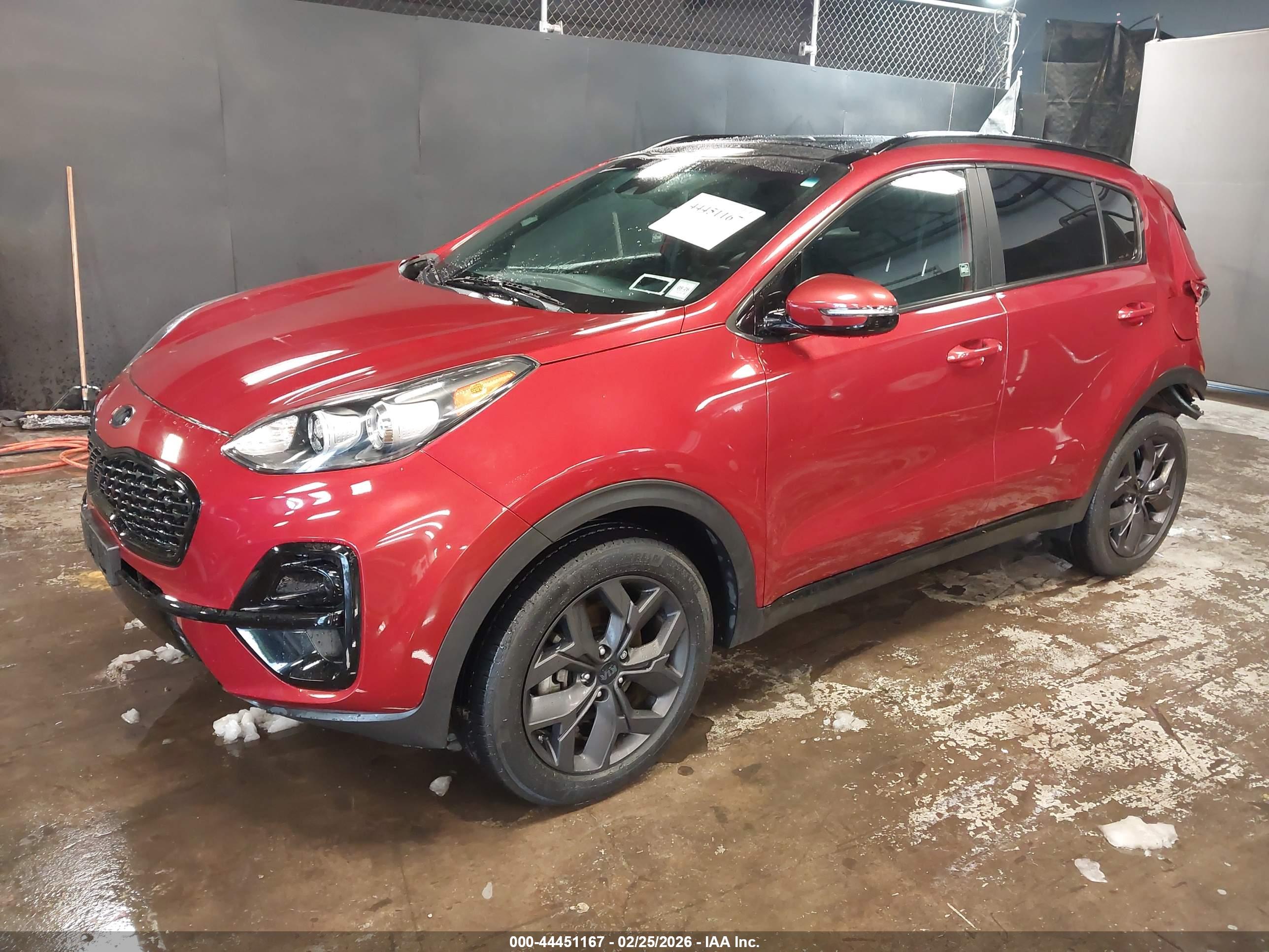 KIA SPORTAGE image 2
