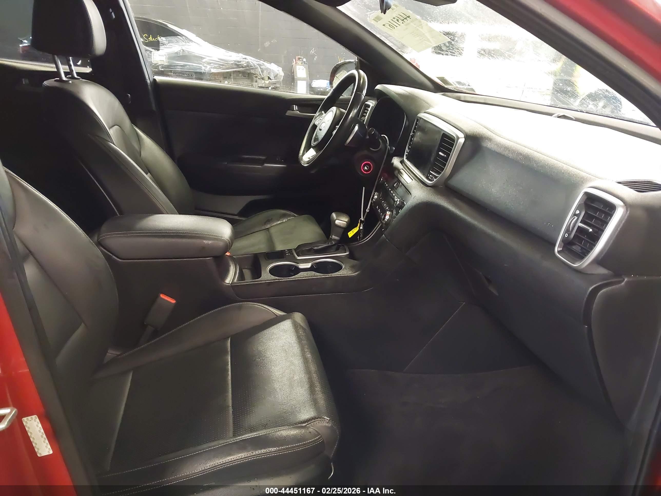 KIA SPORTAGE image 5