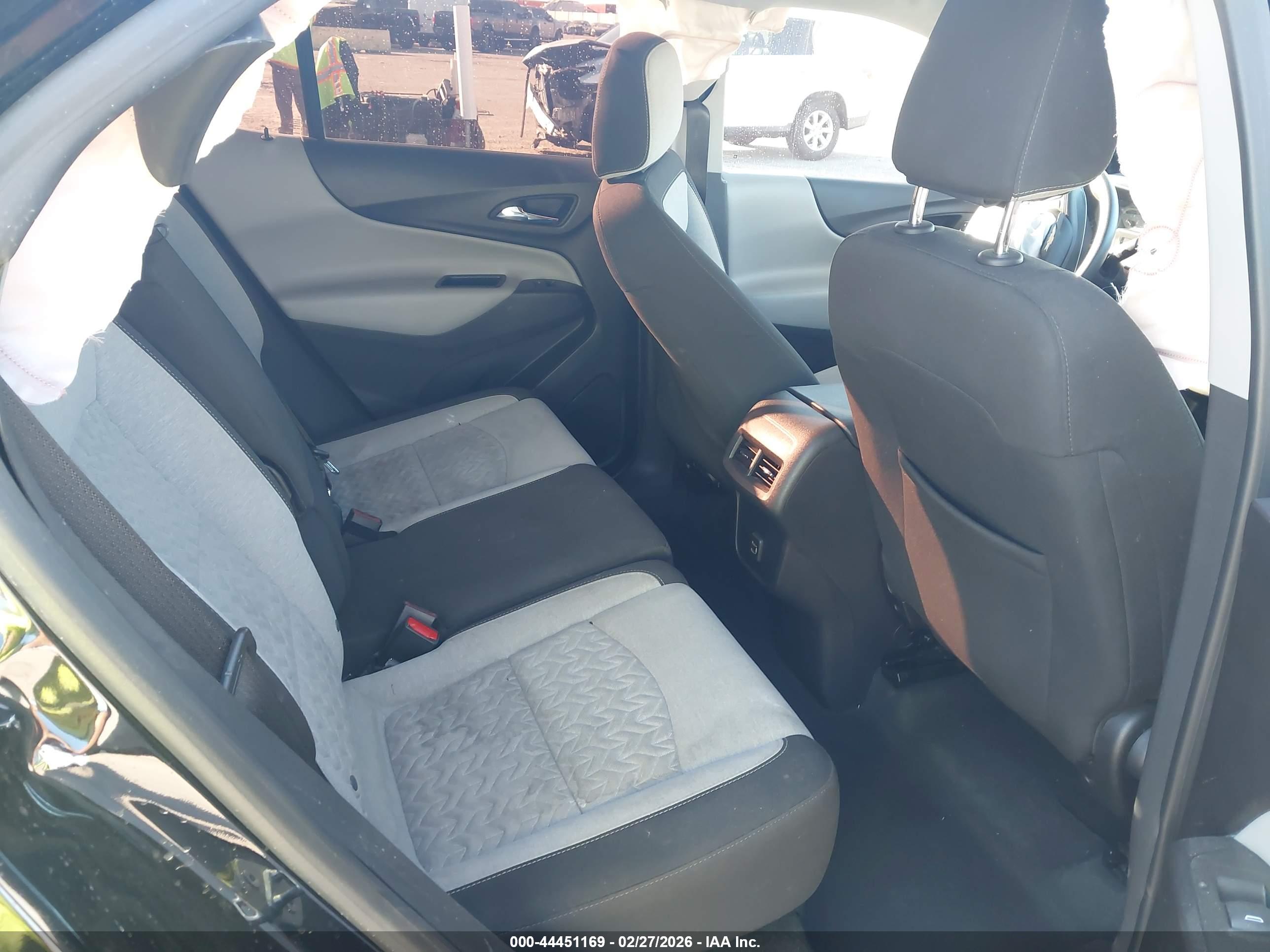 CHEVROLET EQUINOX image 8