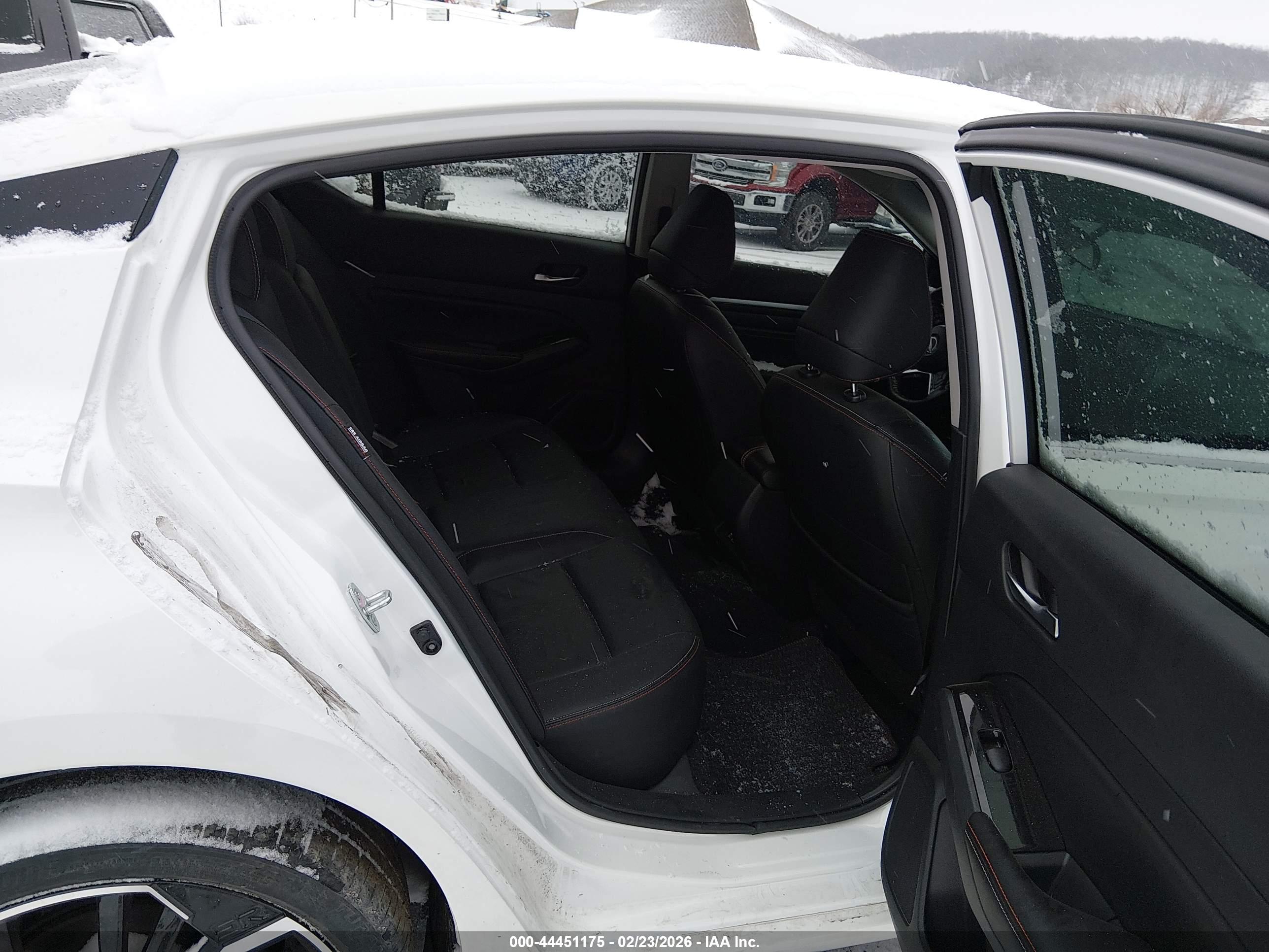 NISSAN ALTIMA image 8