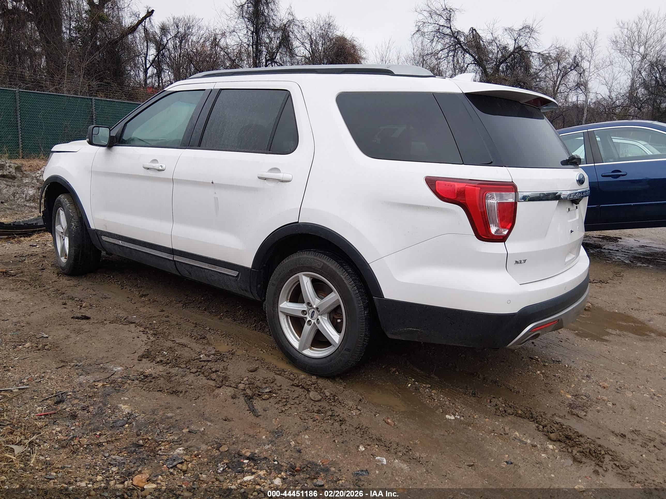 FORD EXPLORER image 3