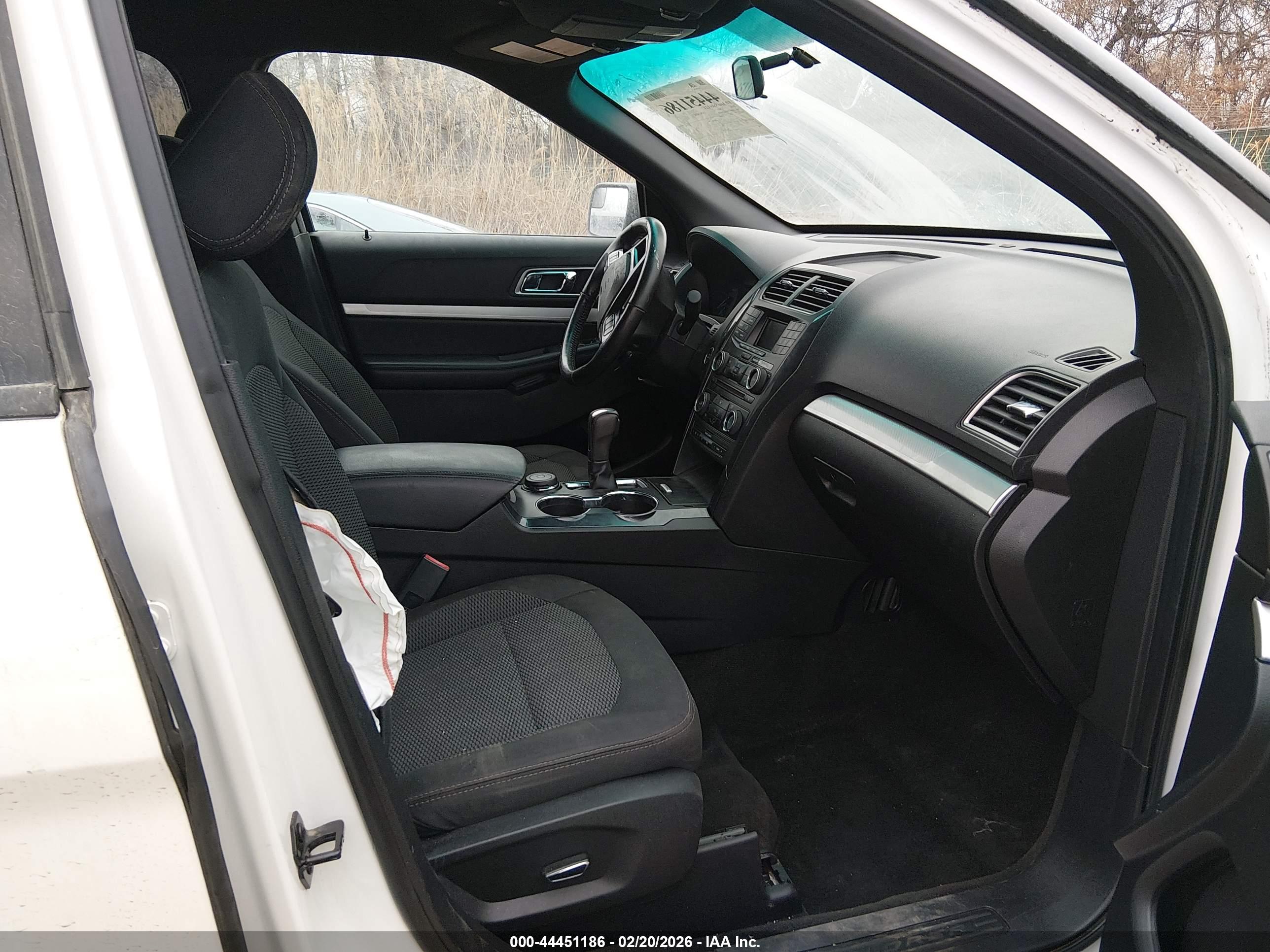 FORD EXPLORER image 5