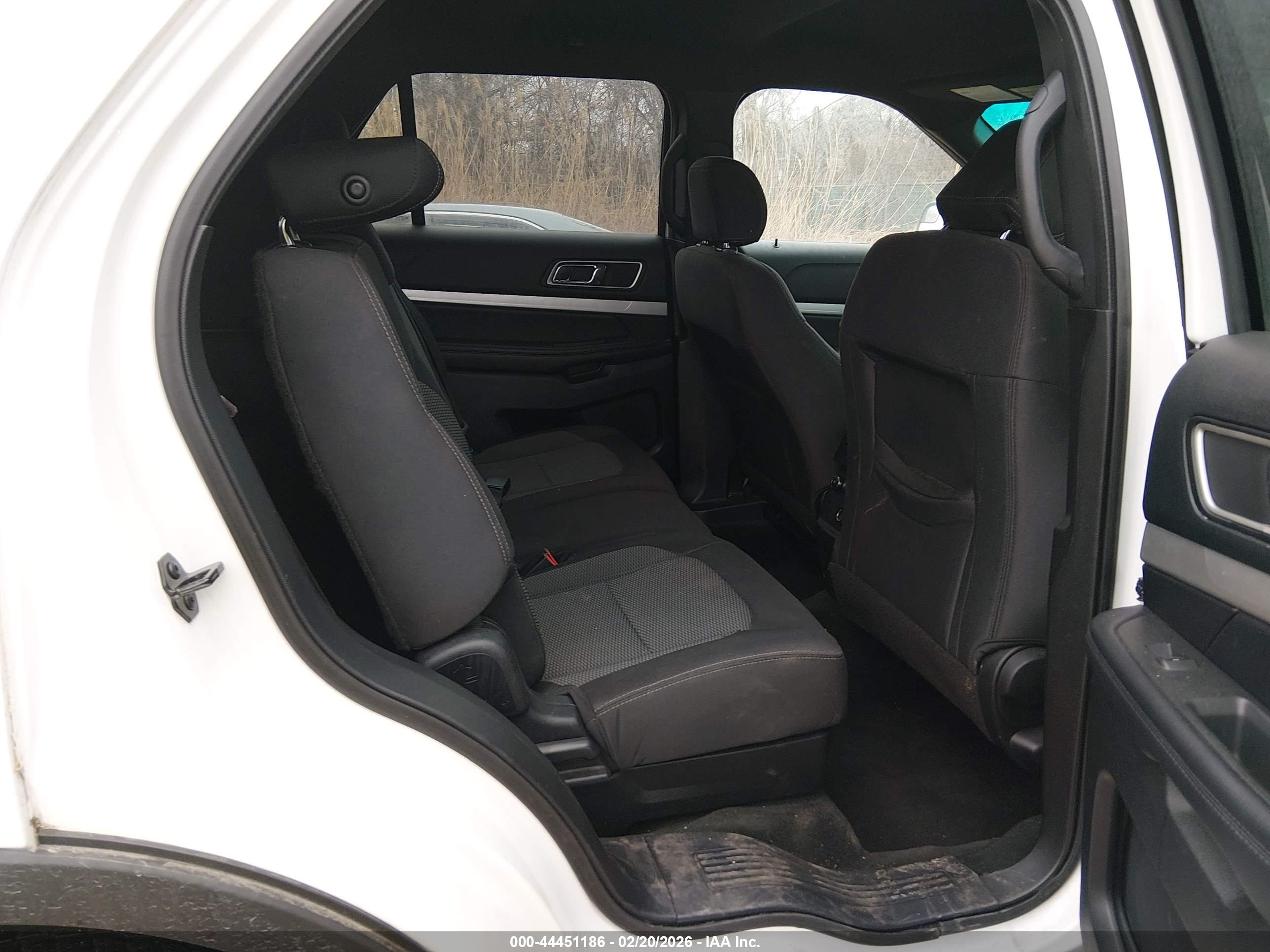 FORD EXPLORER image 8