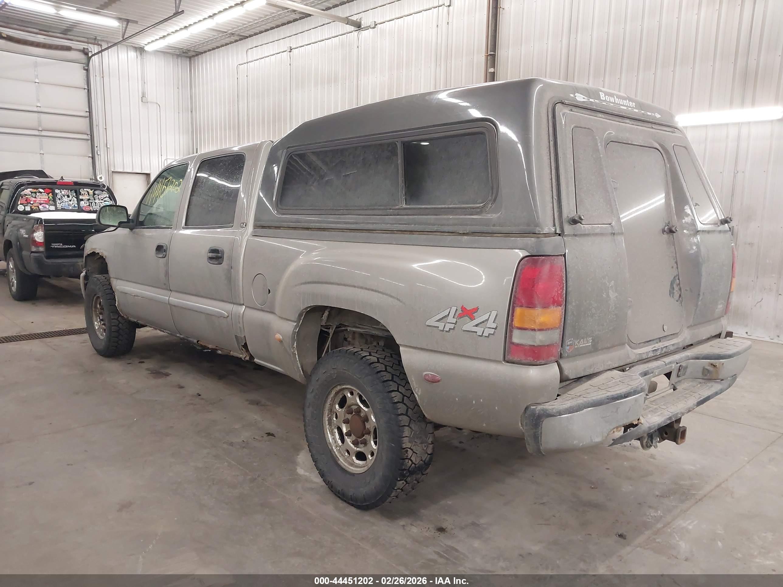 GMC SIERRA image 3