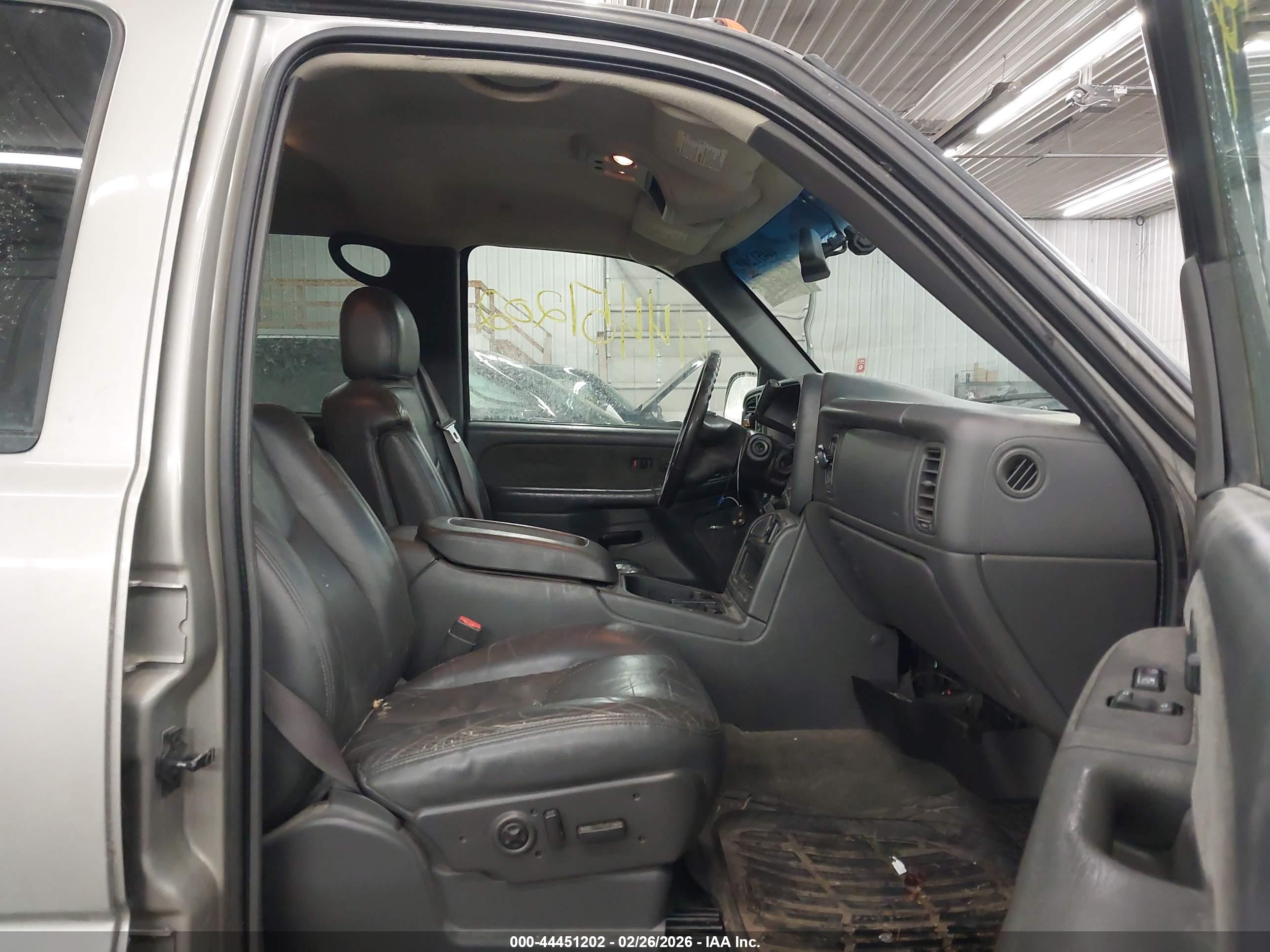 GMC SIERRA image 5