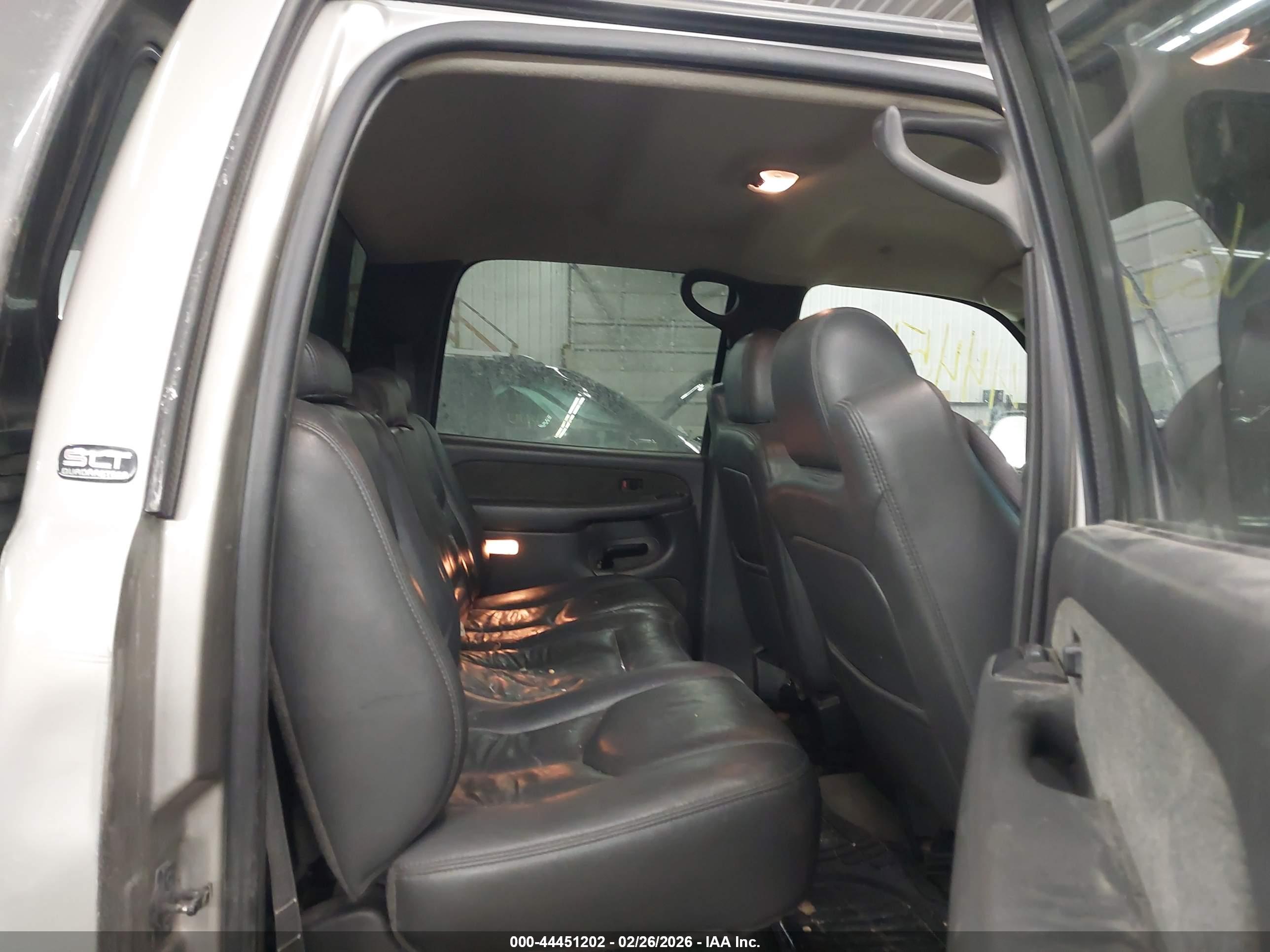 GMC SIERRA image 8