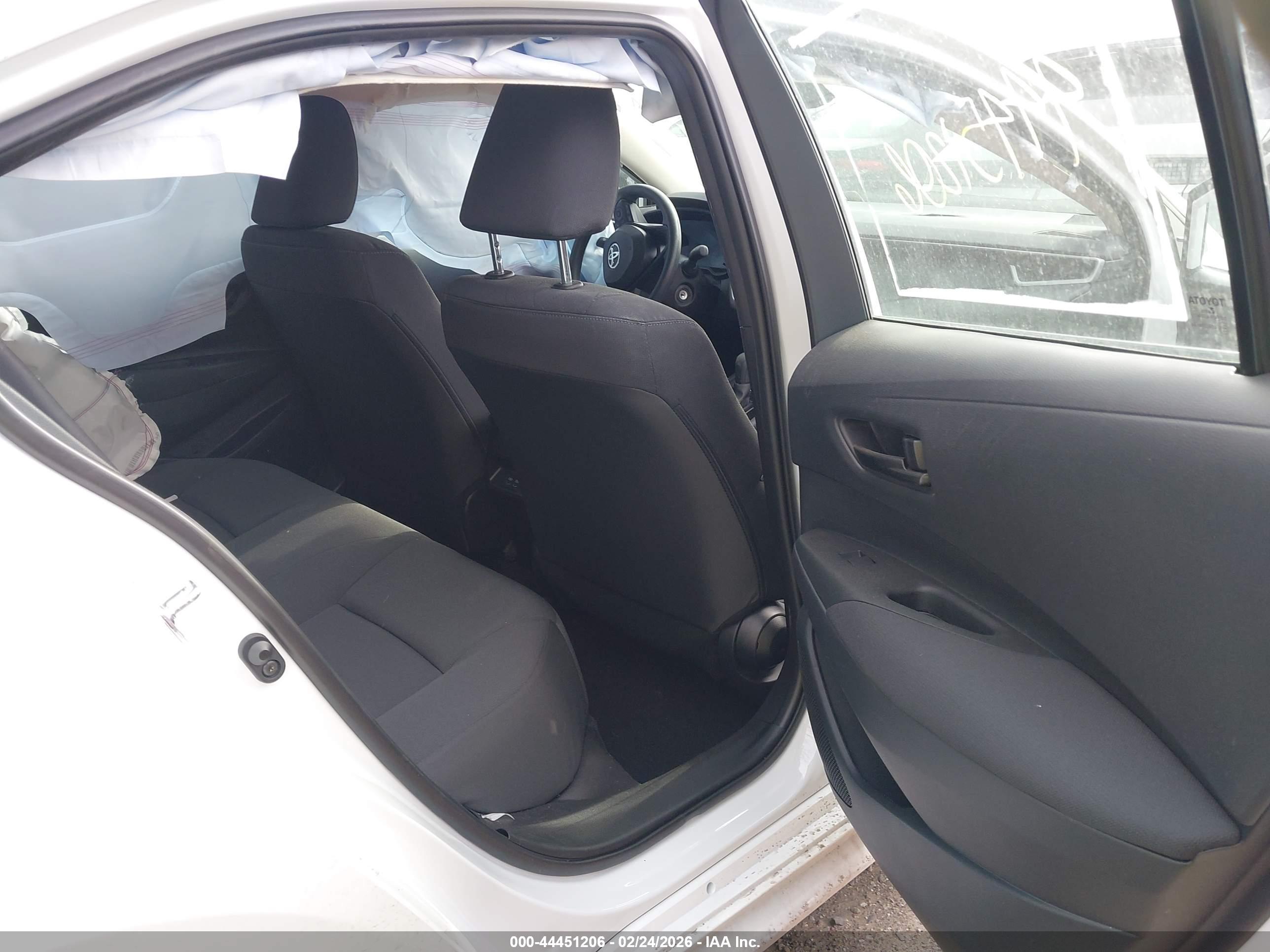 TOYOTA COROLLA image 8