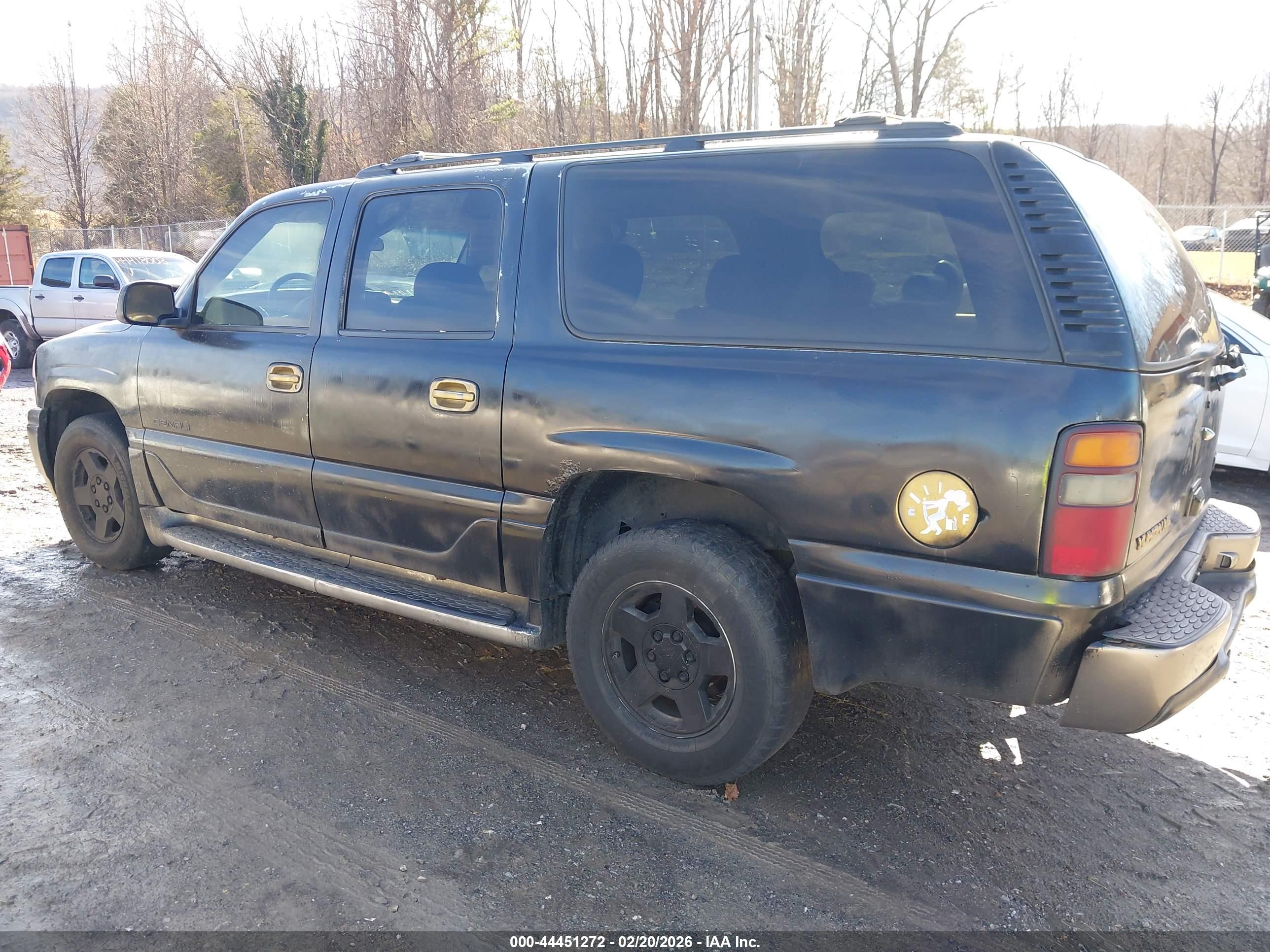 GMC YUKON image 6