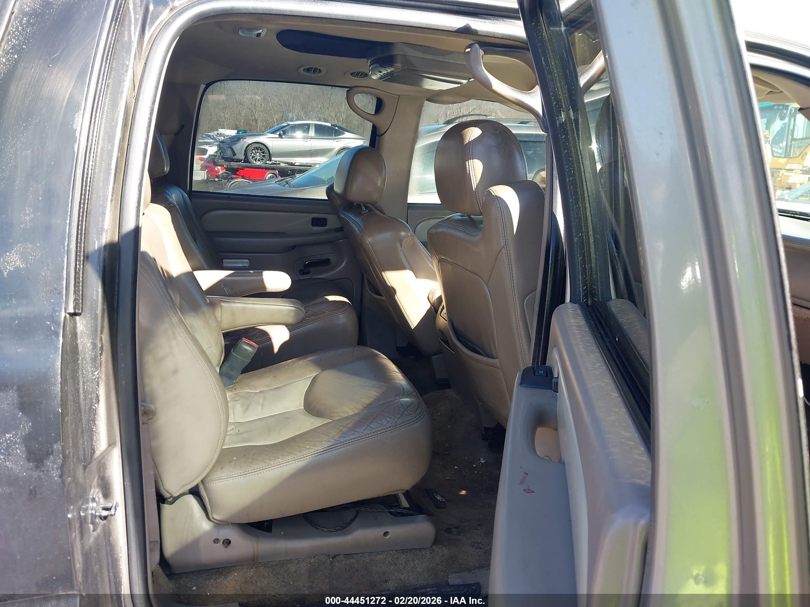 GMC YUKON image 8